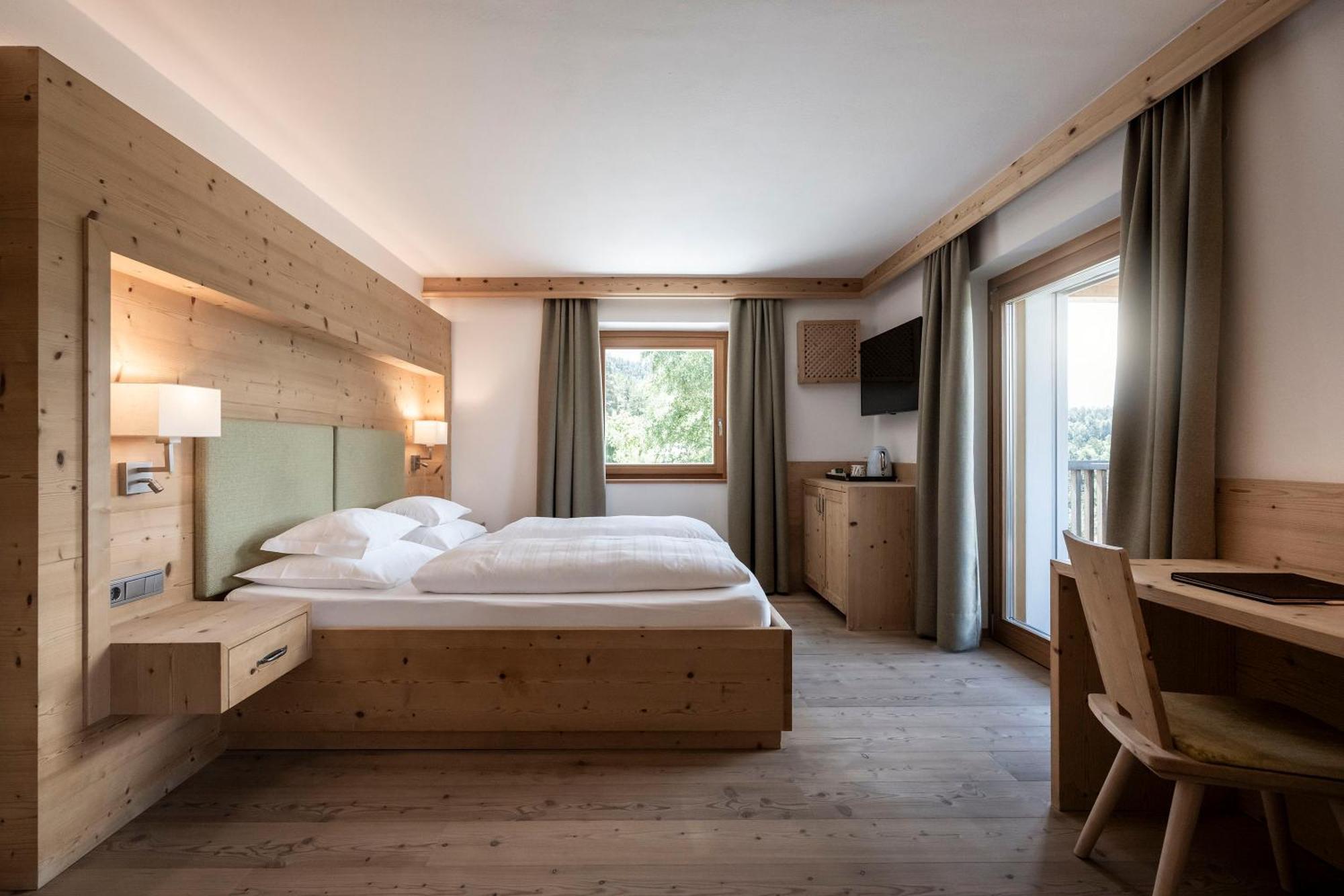 Comfort Double Room Balcony Valley View