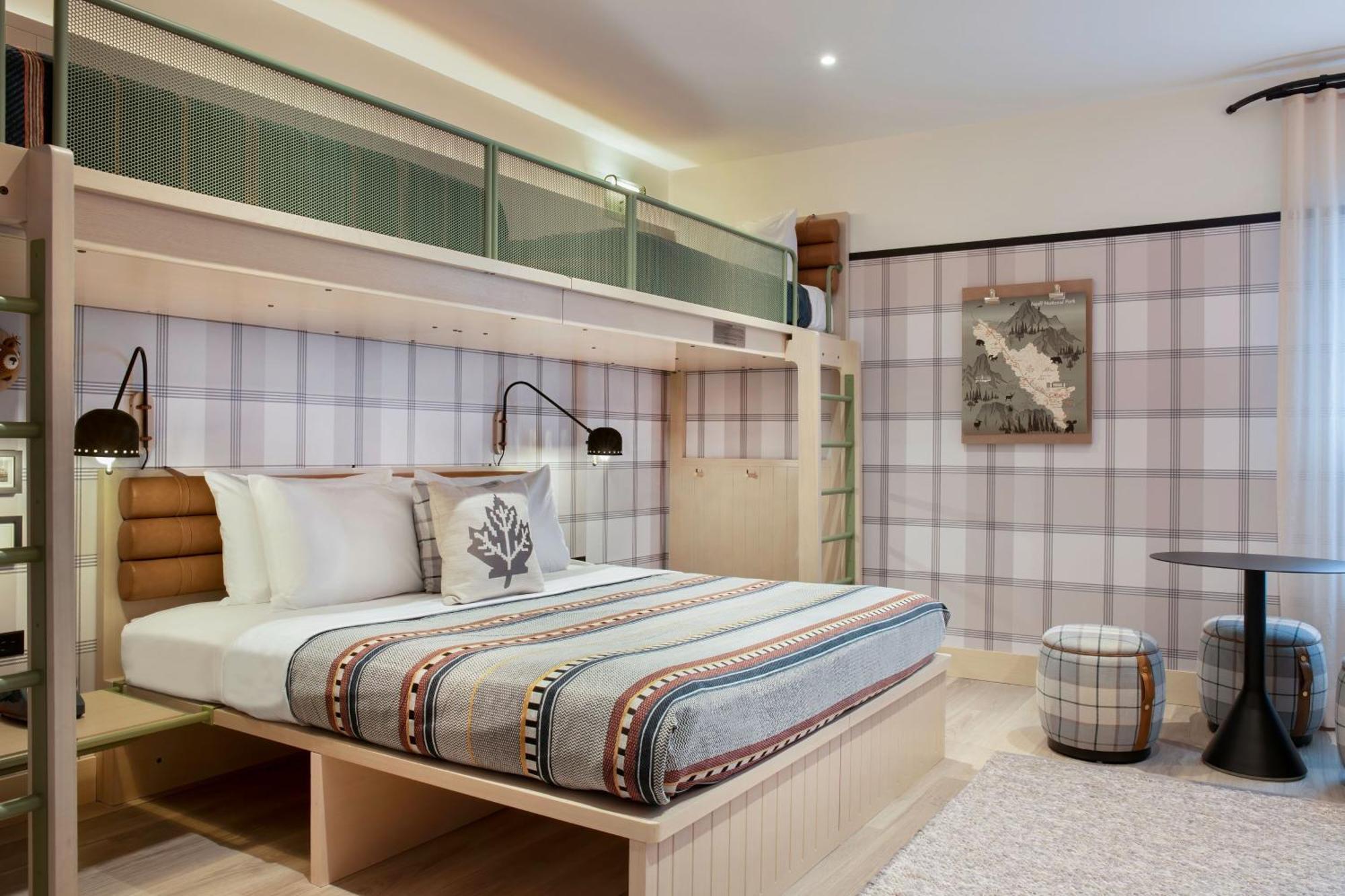 Triple Room One King Bed Two Single Beds