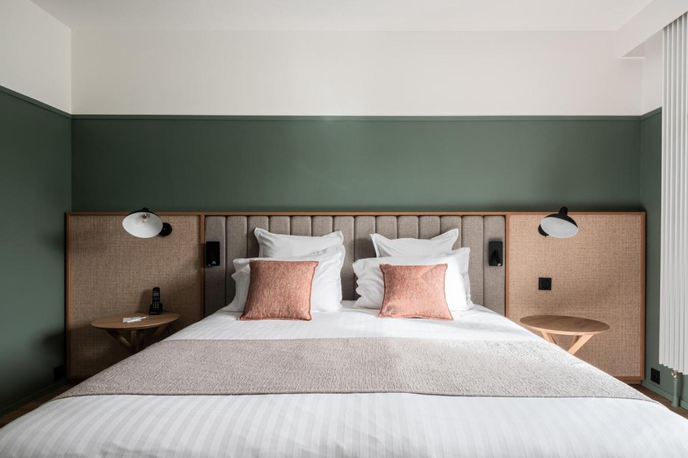 Standard Queen Room