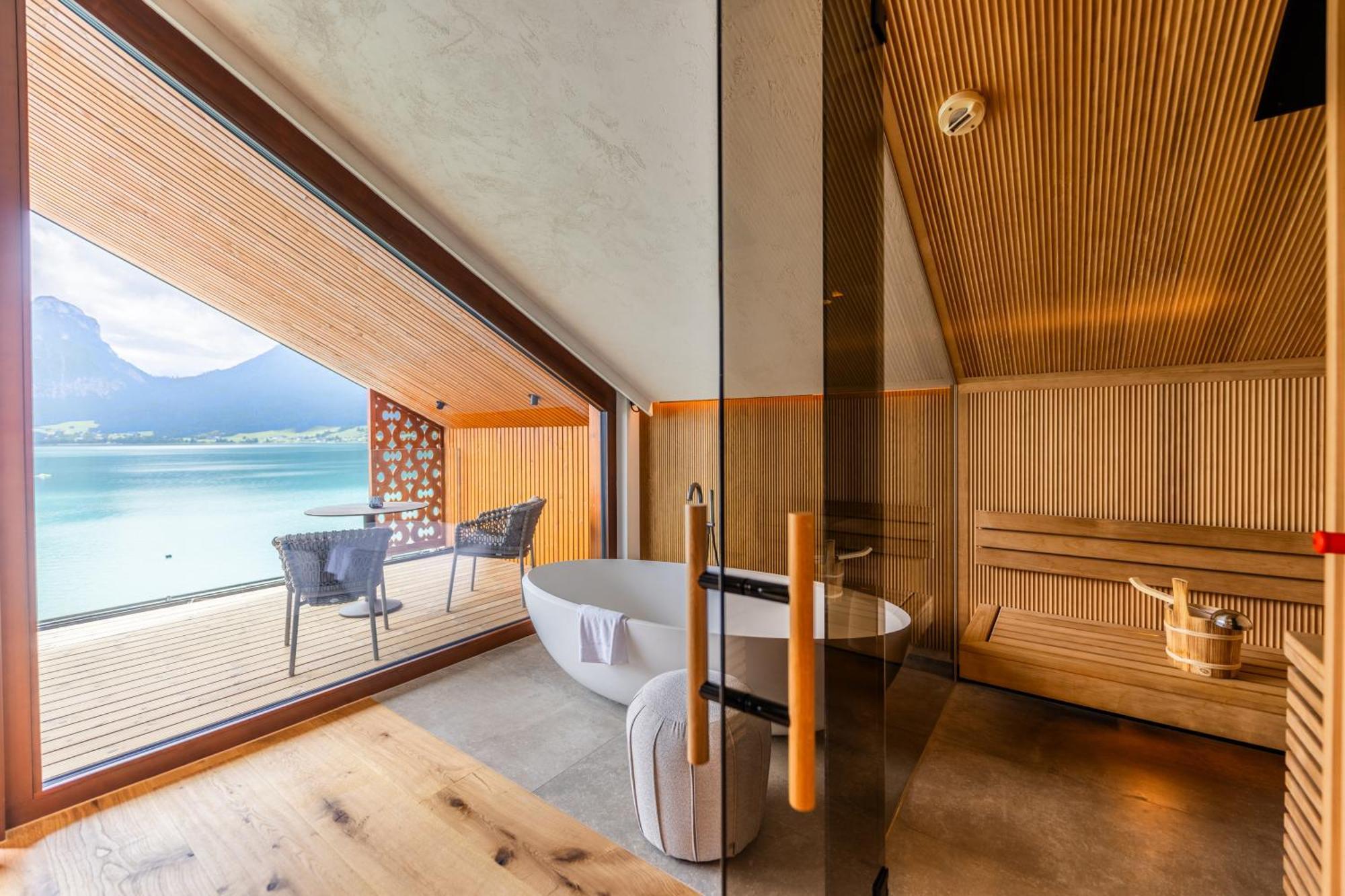 Deluxe King Suite