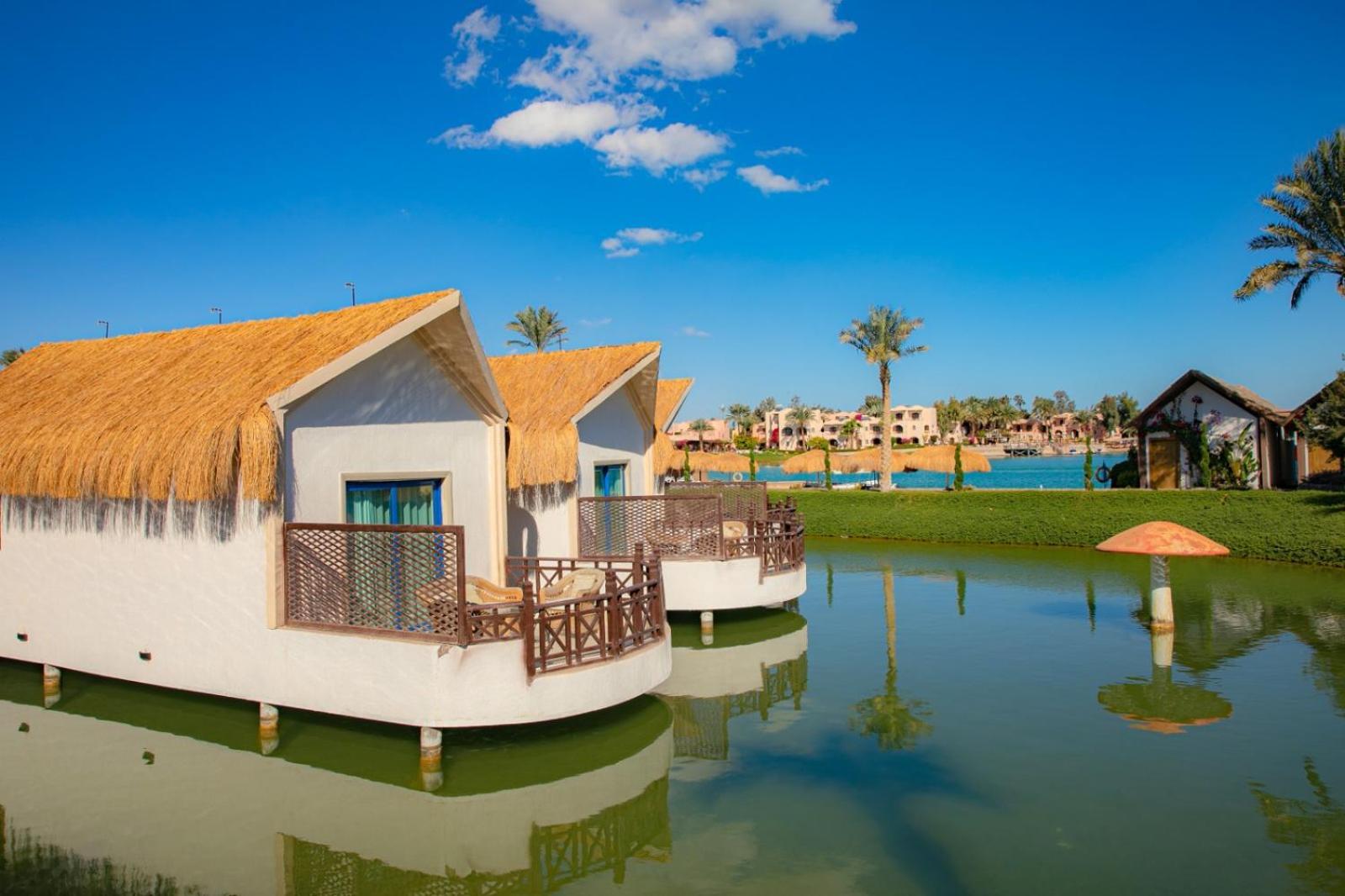 Pool Bungalow