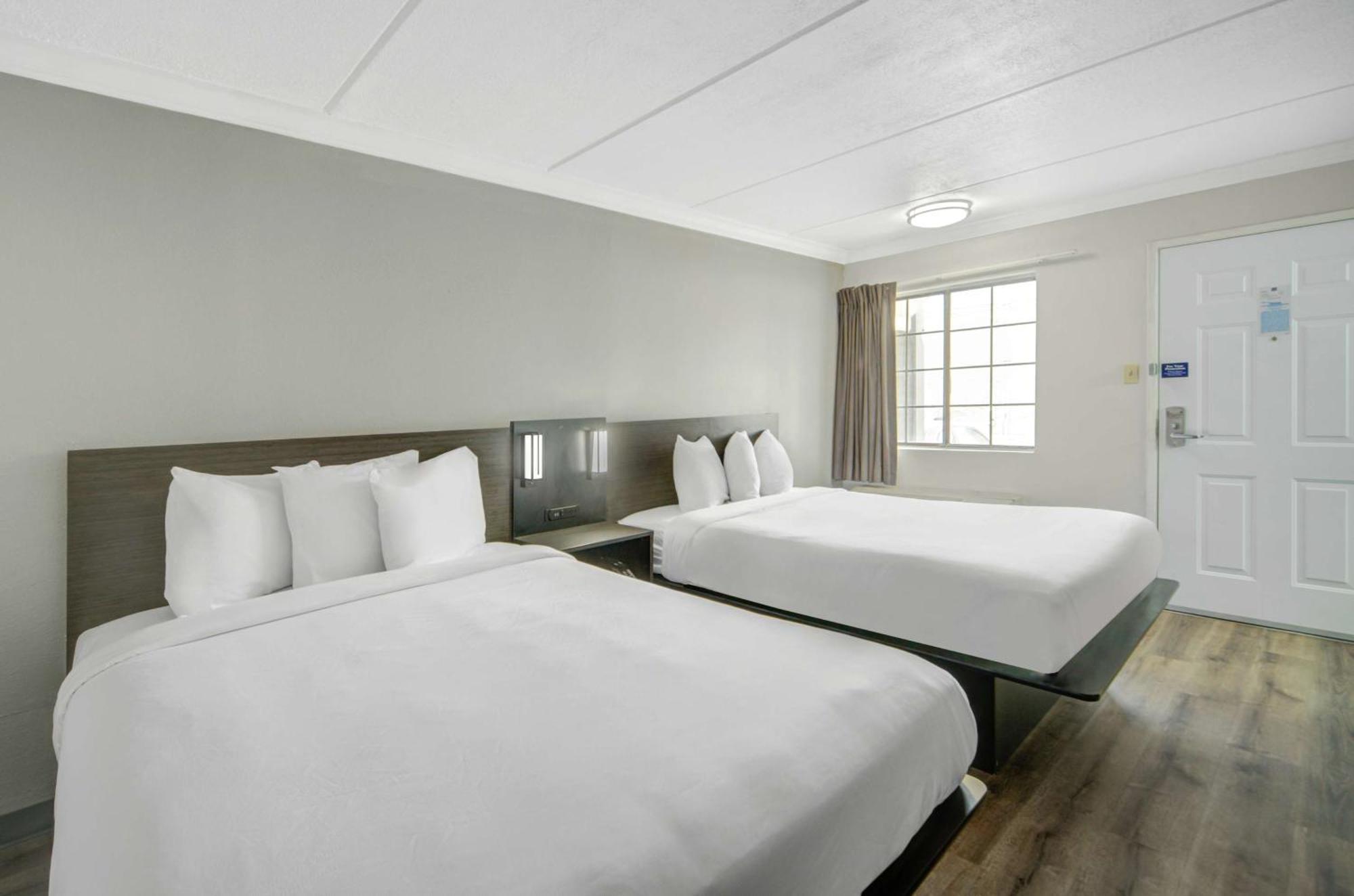 Queen Room Two Queen Beds Non-Smoking