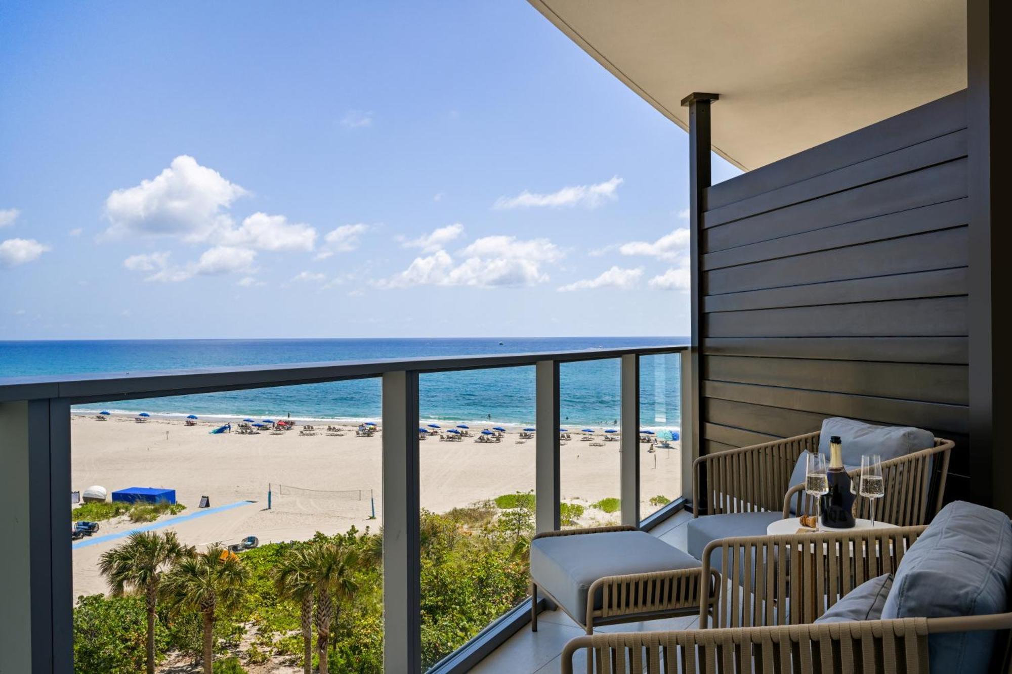 Deluxe Ocean View Accessible Two Doubles