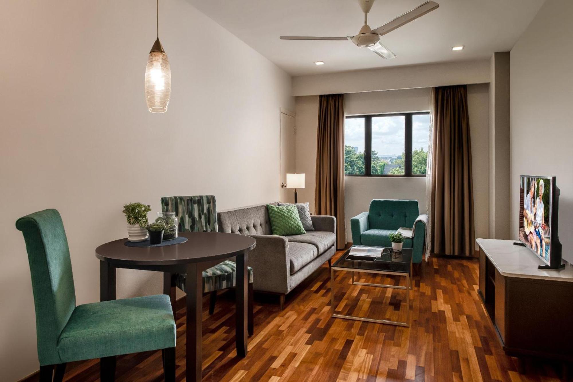 One-Bedroom Premier,1379045894:JPEG