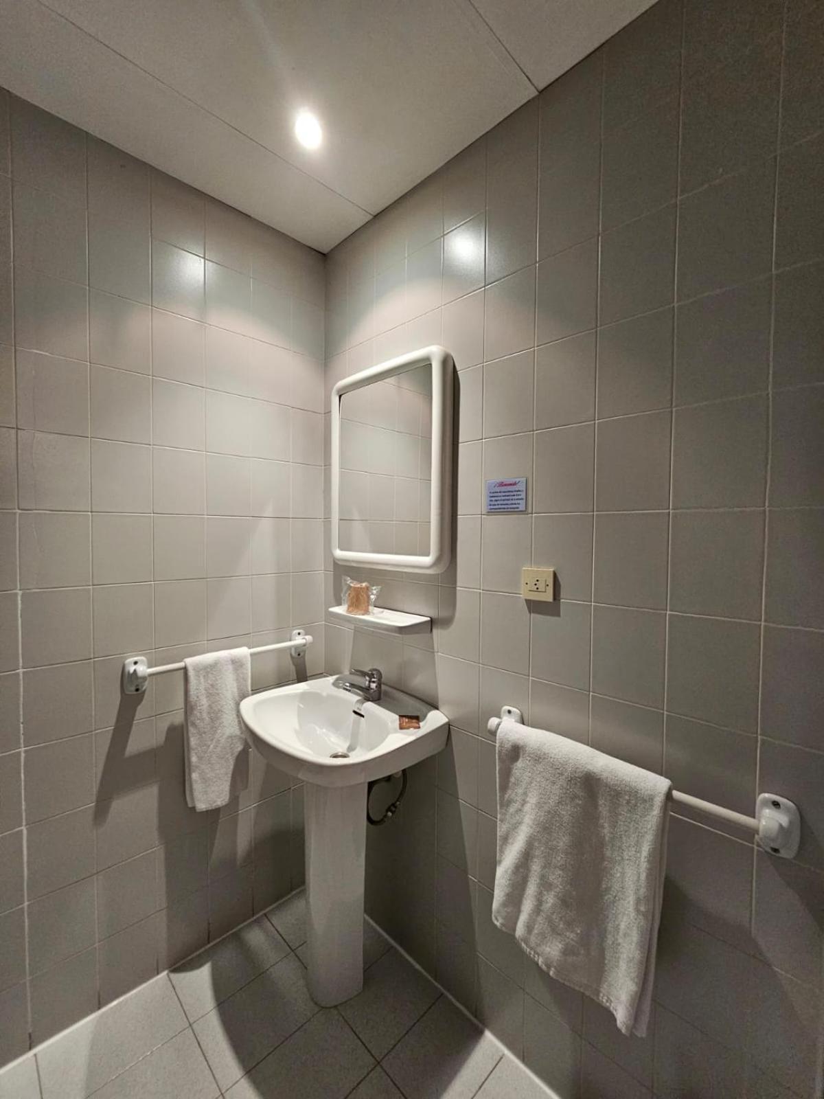 Economy Twin Room