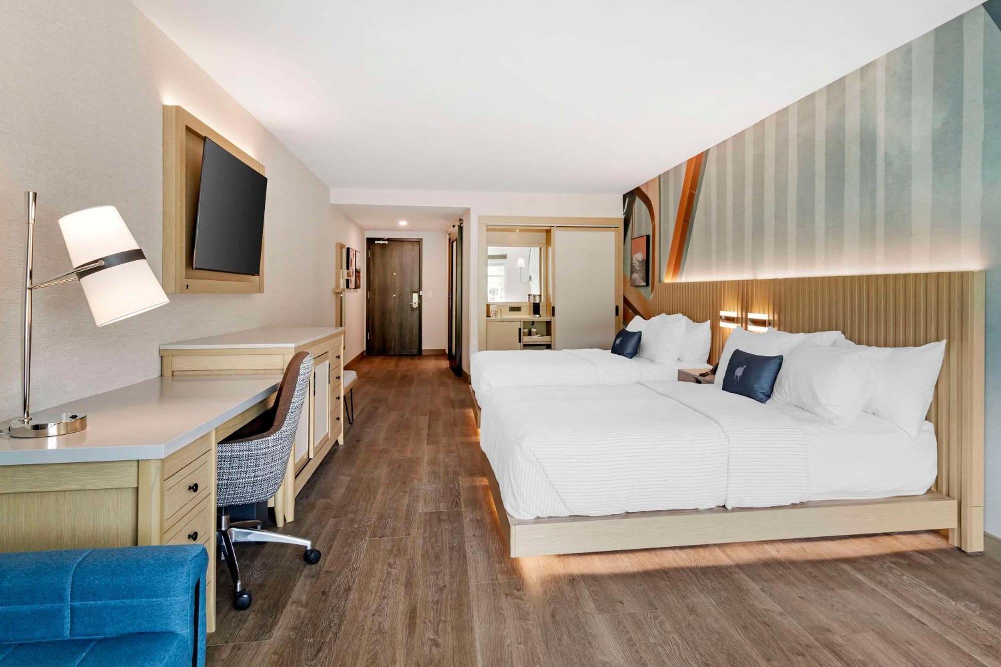 Quadruple Room Two Queen Beds Disability Access or Non Smoking