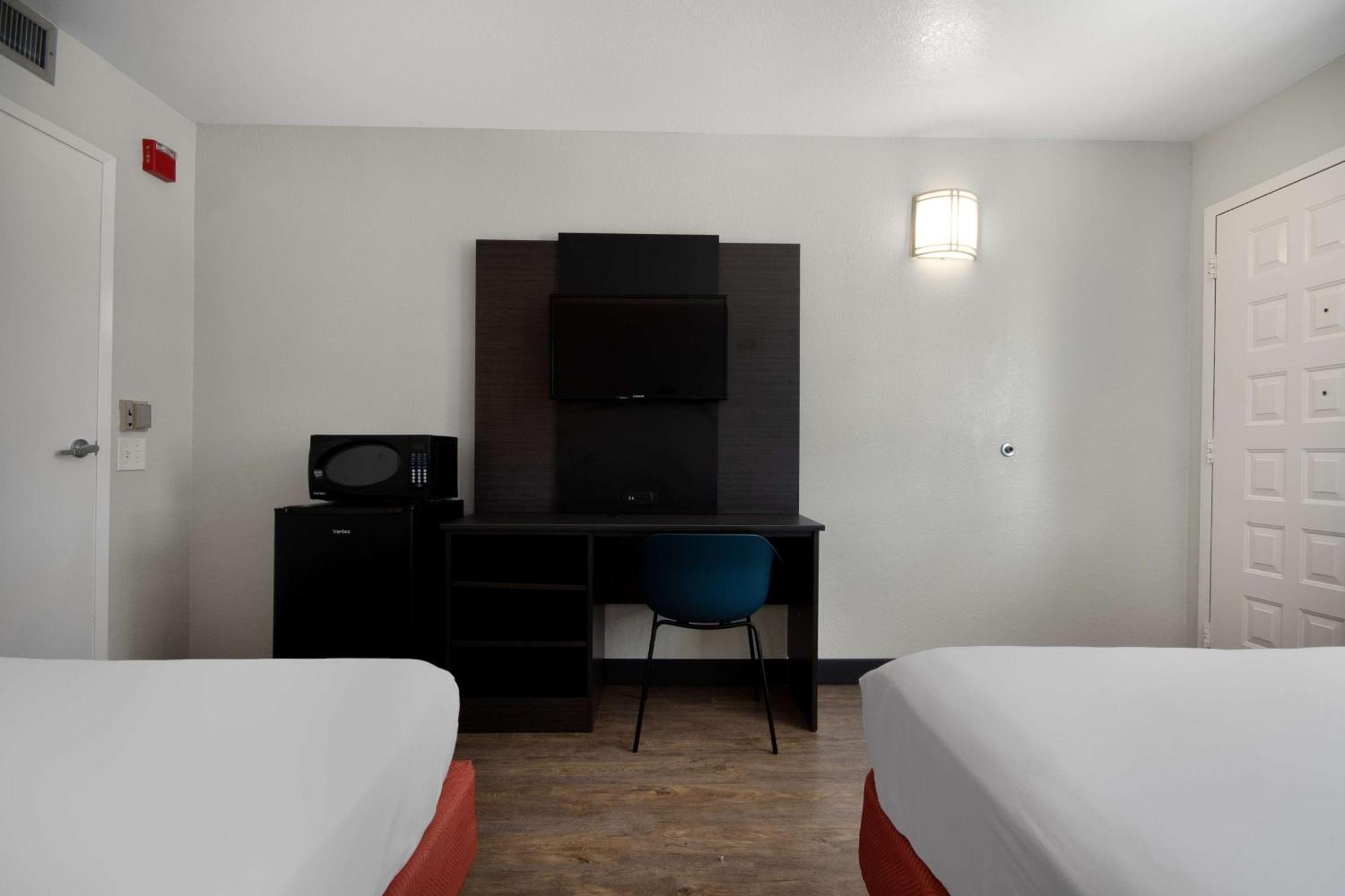 Queen Room Two Queen Beds Disability Access Non-Smoking