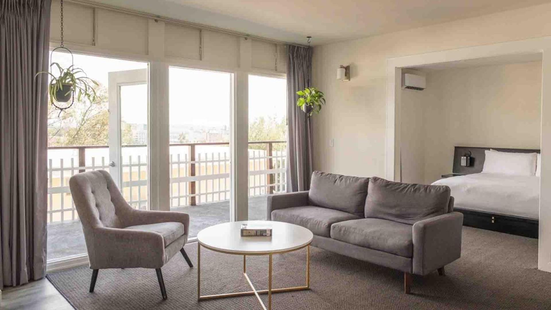 Deluxe Suite