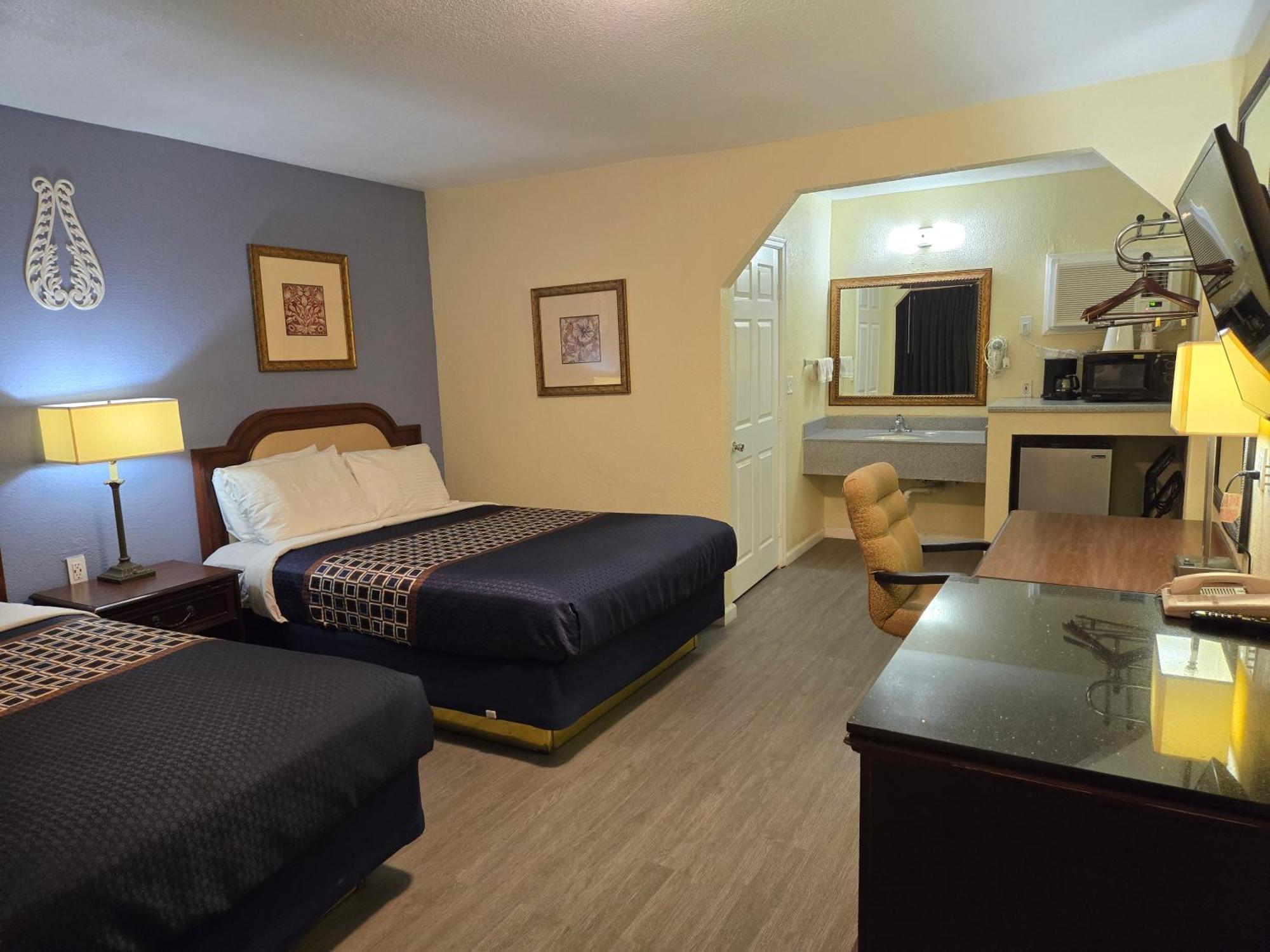 Double Room Two Double Beds Non-Smoking
