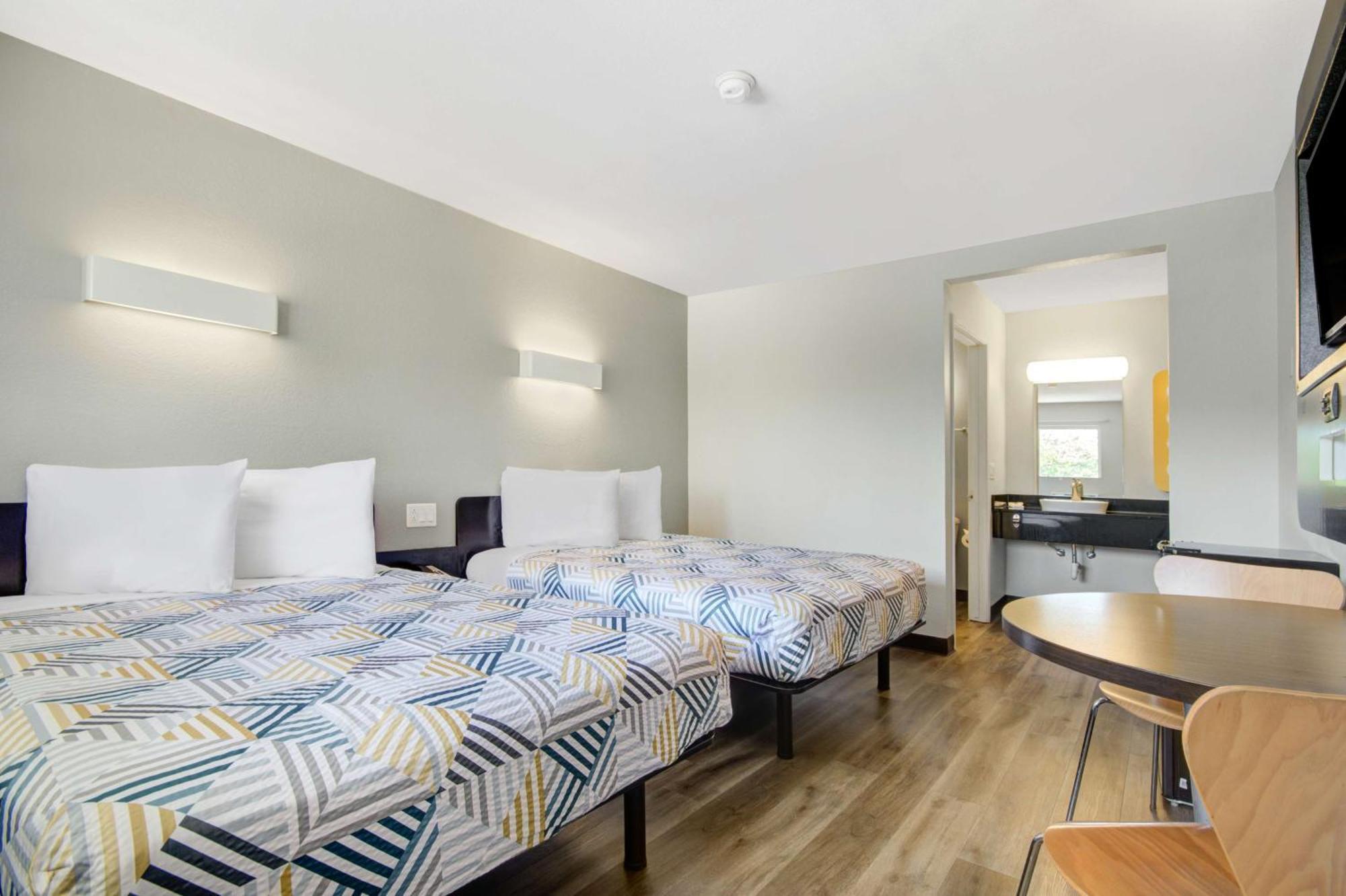Deluxe Quadruple Room Non-Smoking