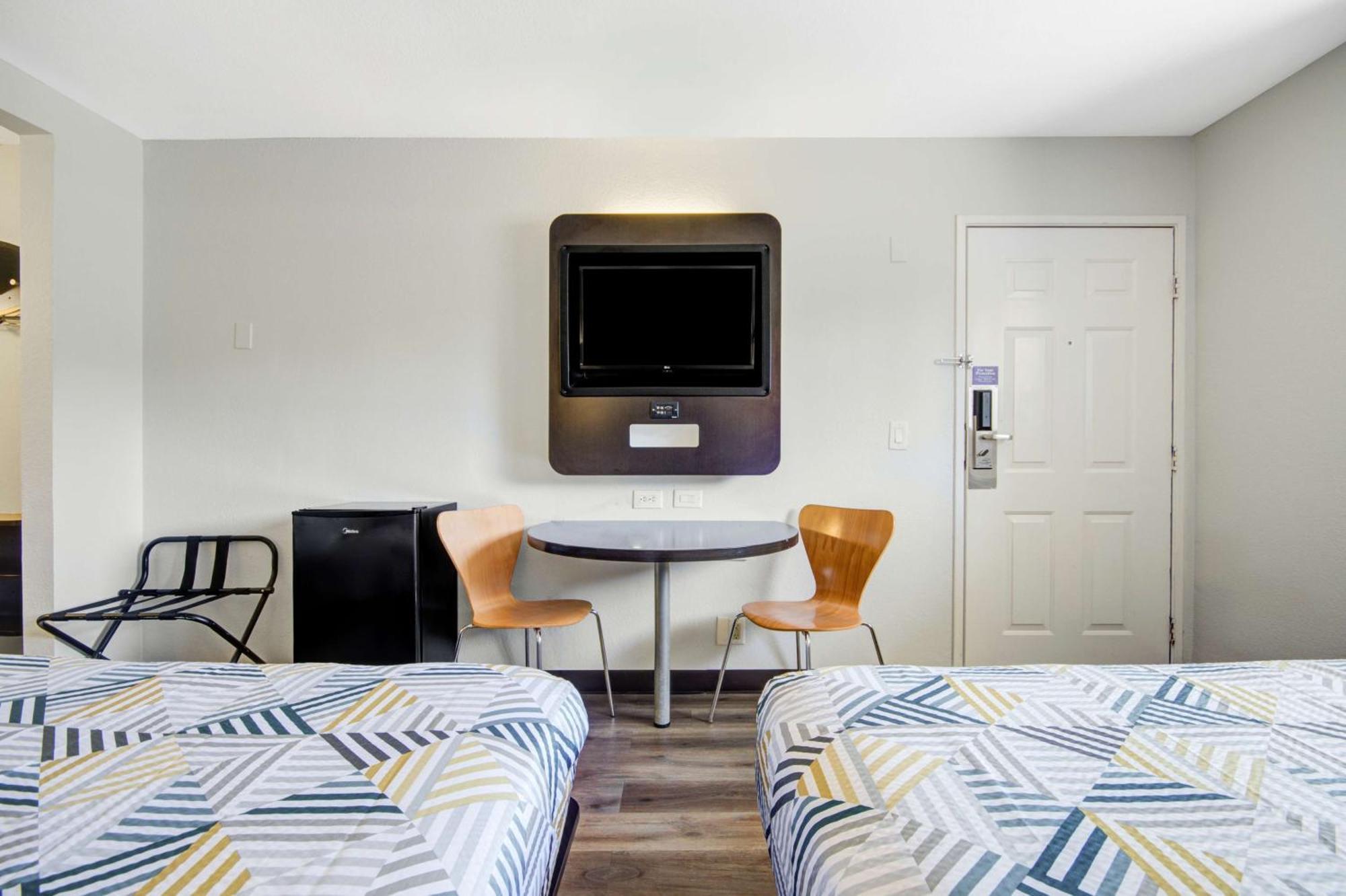 Deluxe Quadruple Room Non-Smoking