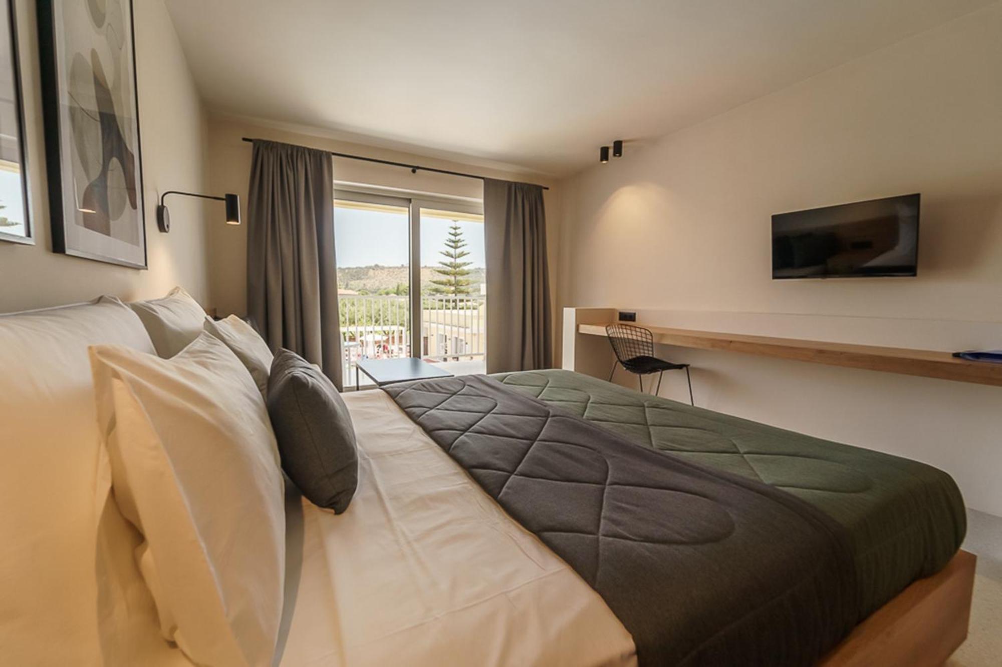 Deluxe Room Pool View