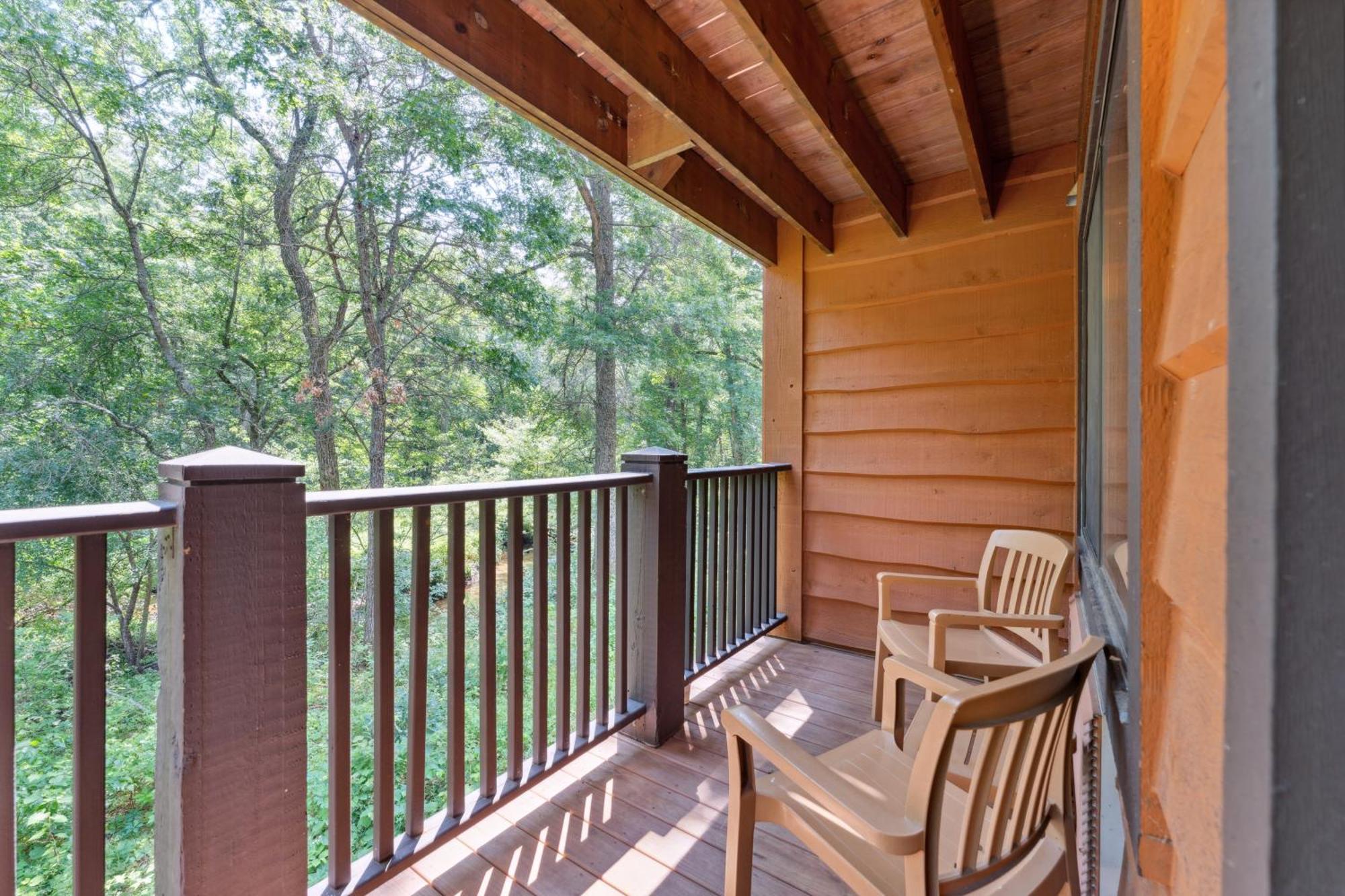 Queen Room Forest View Balcony Non-Smoking