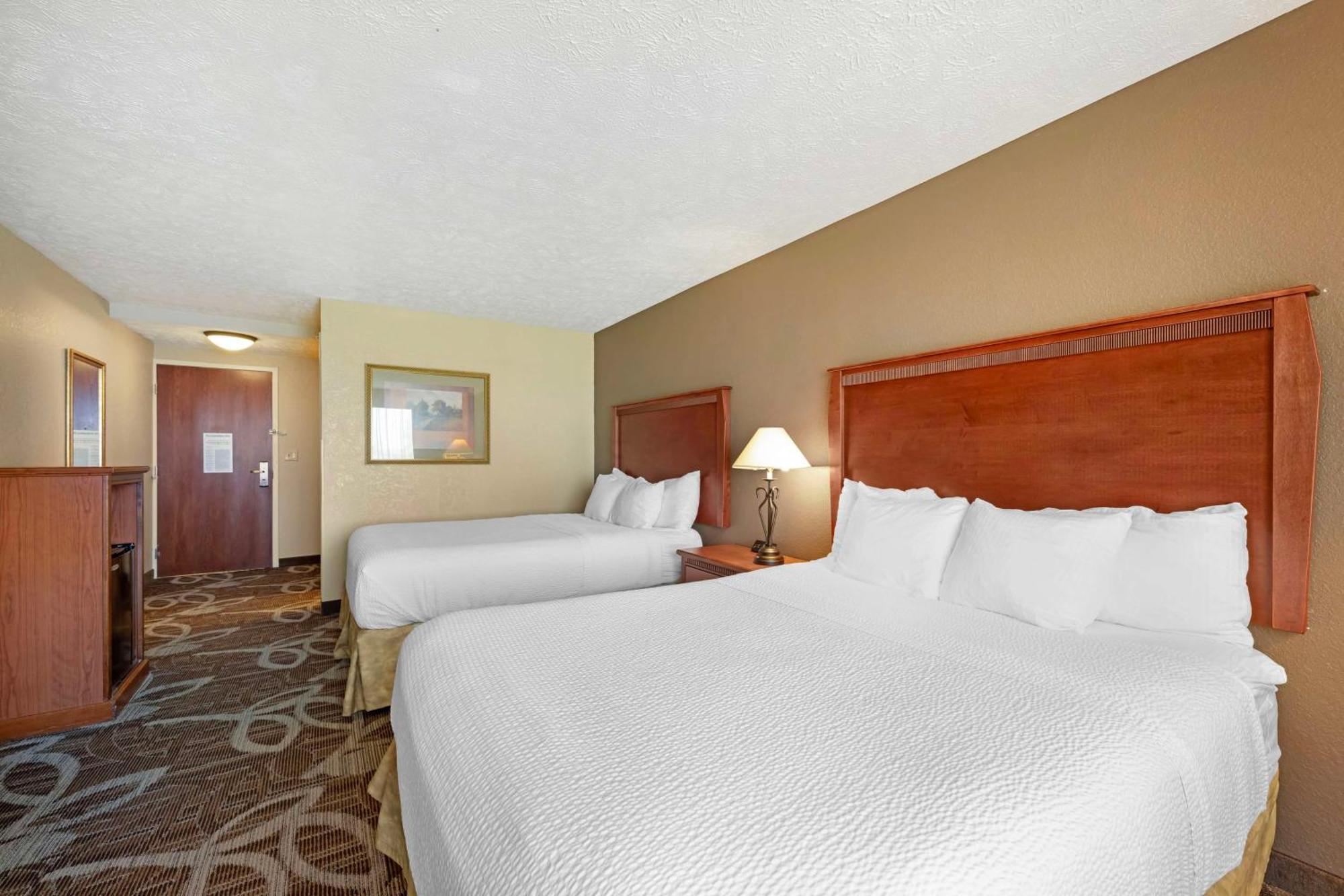 Queen Room with Two Queen Beds - Non-Smoking