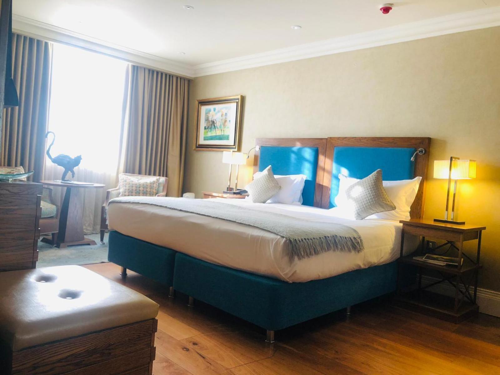 Roseate Classic Room