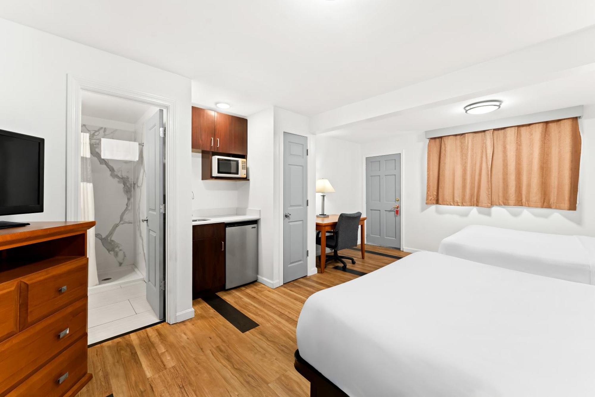 2 Queen Beds Non-Smoking