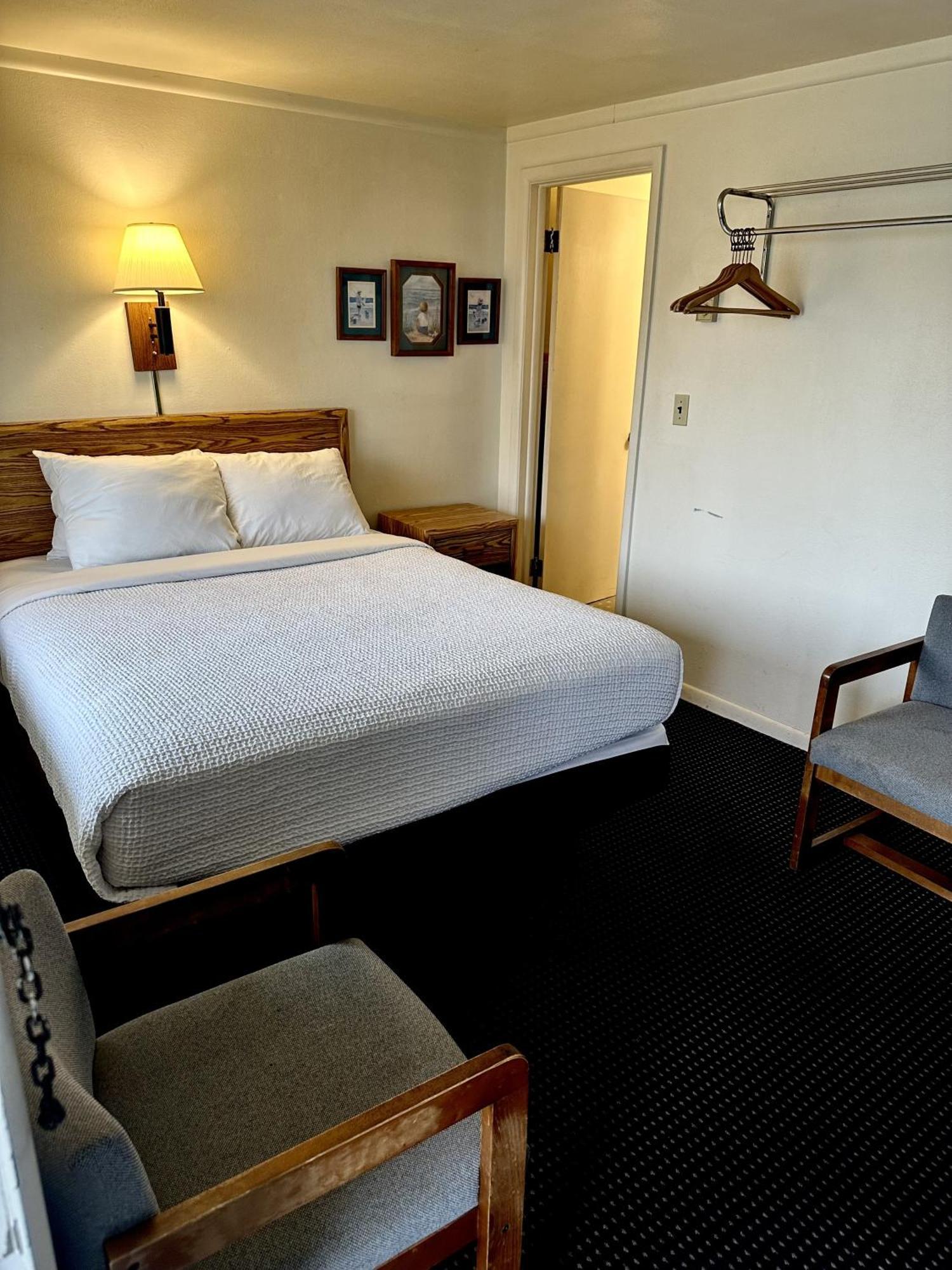 Queen Room Courtyard