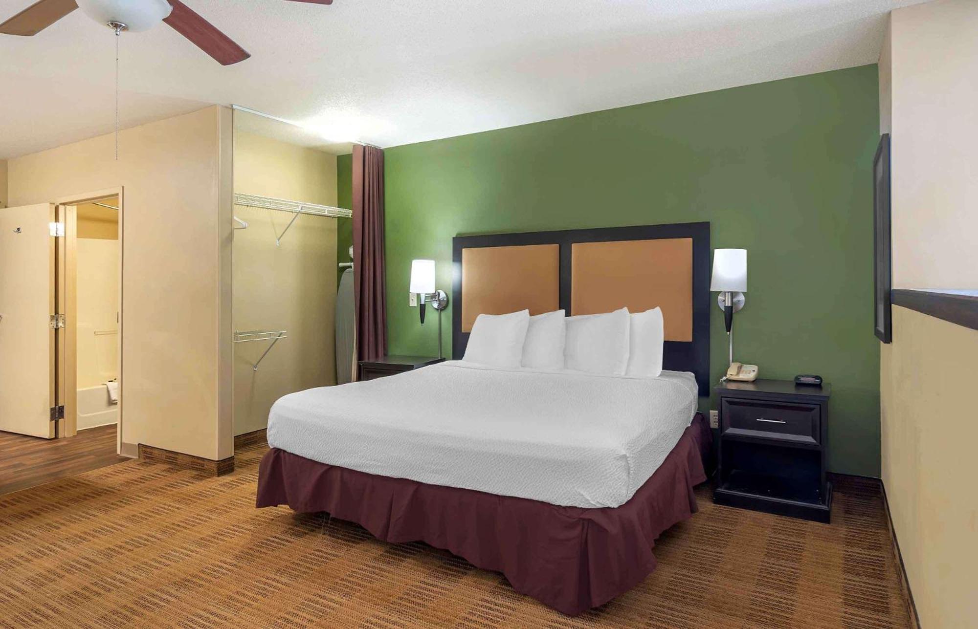 One Bedroom Suite - Non-Smoking