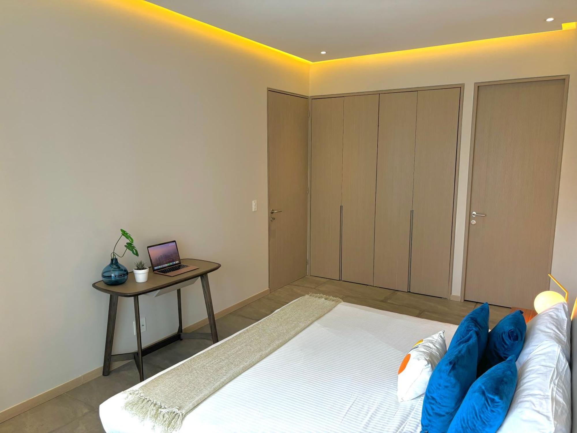 Superior One-Bedroom Apartment