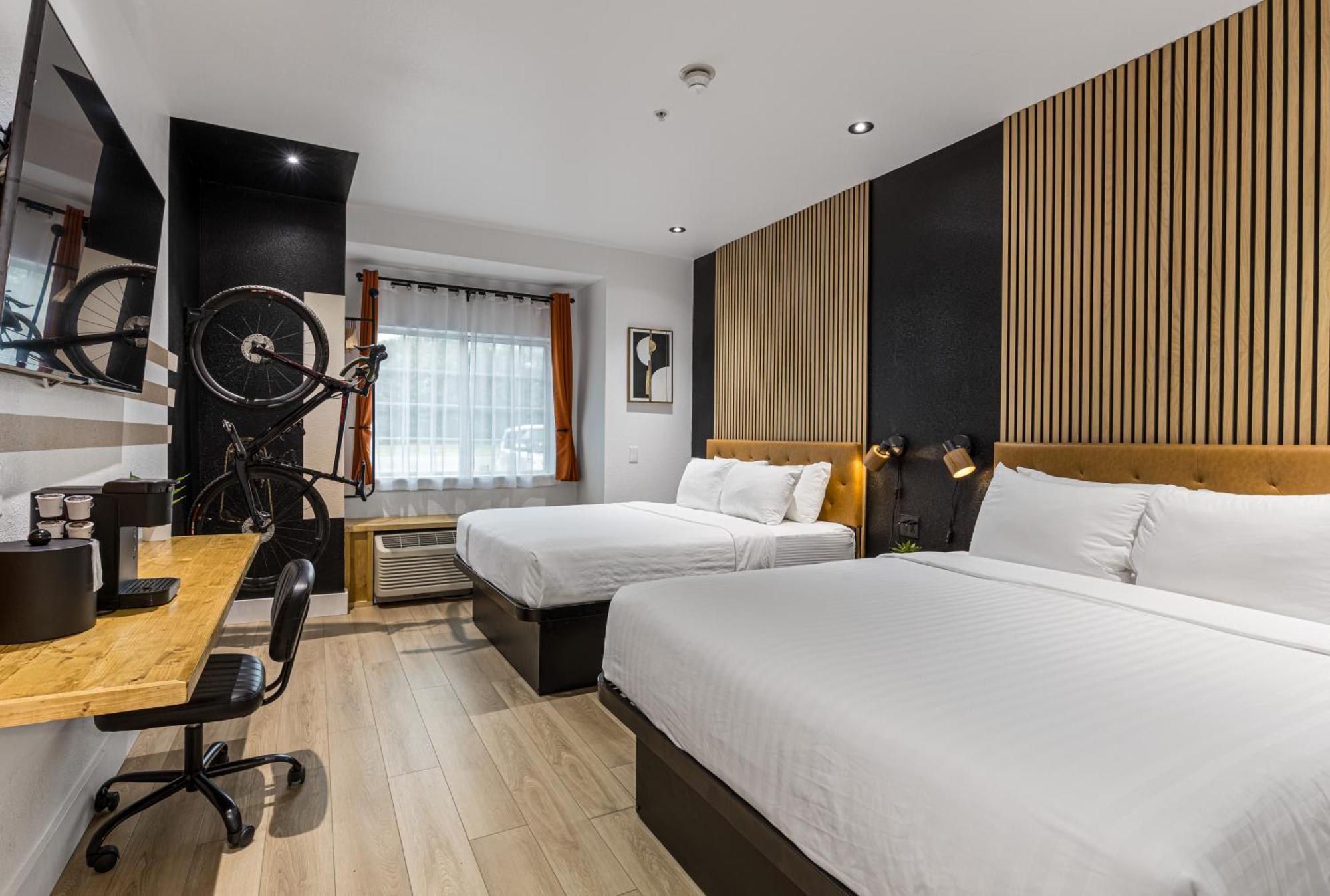 Deluxe Queen Room Two Queen Beds