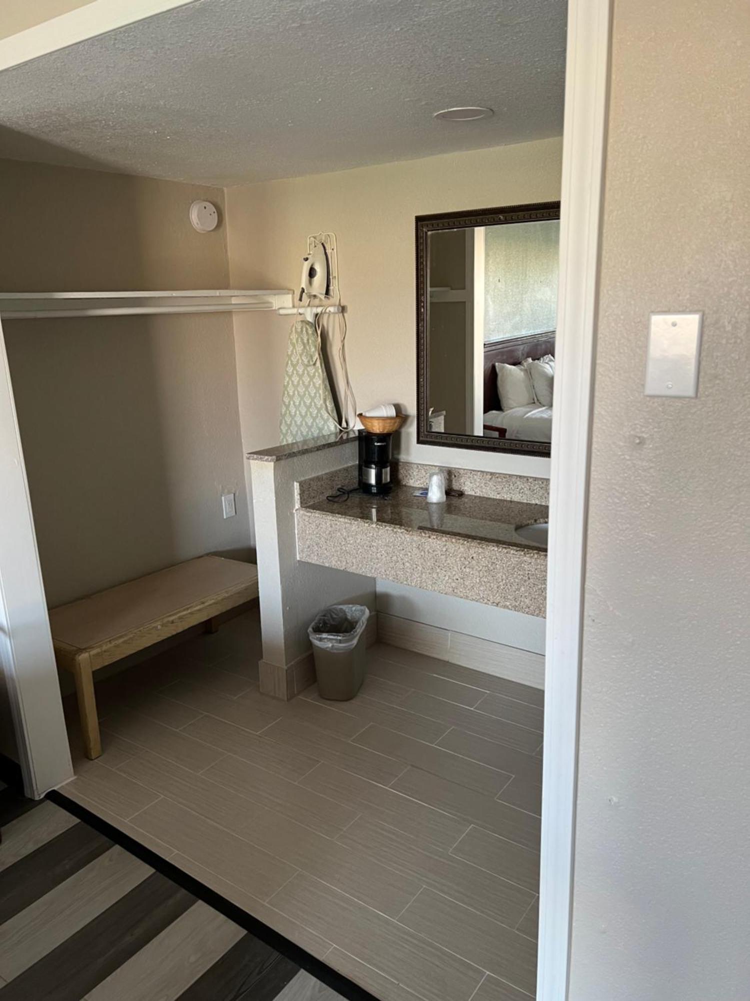 Suite Two Double Beds Non-Smoking