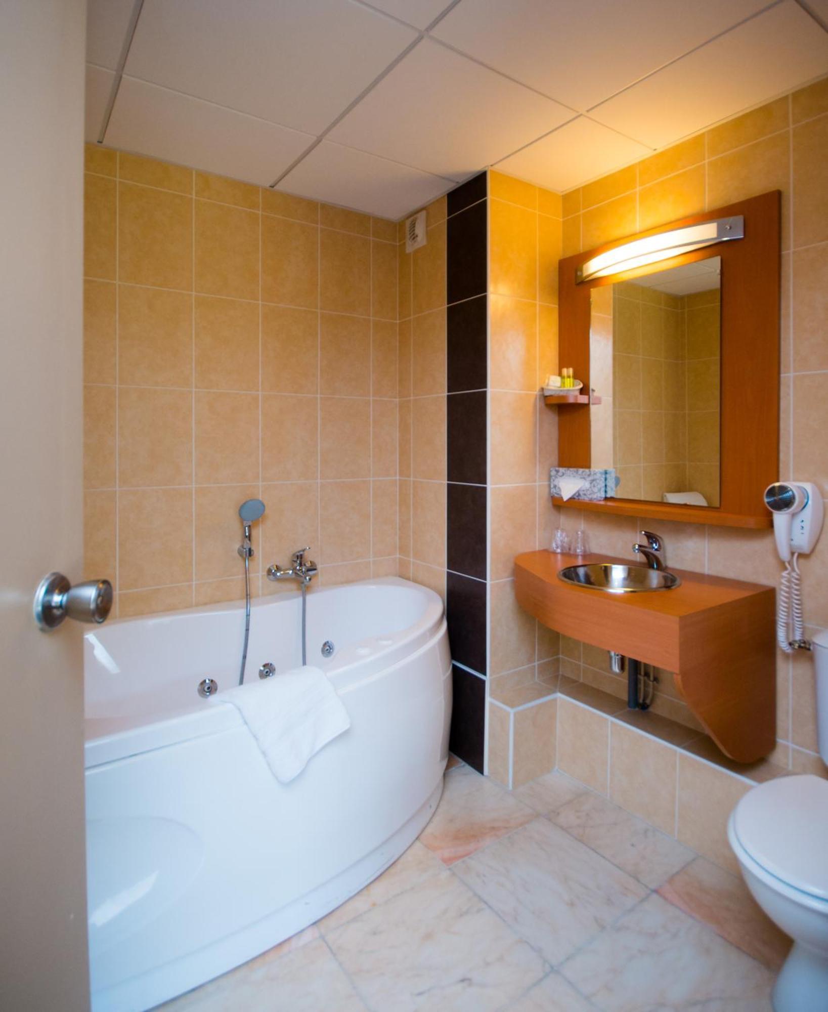 Double Room Spa Bath,1605194103:JPEG