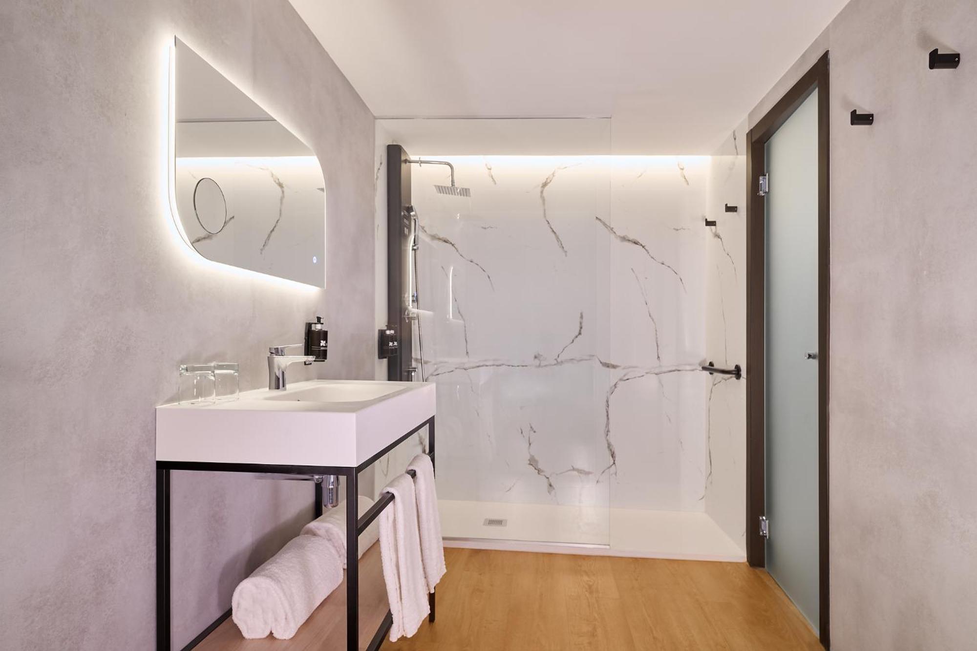 Premium Twin Room
