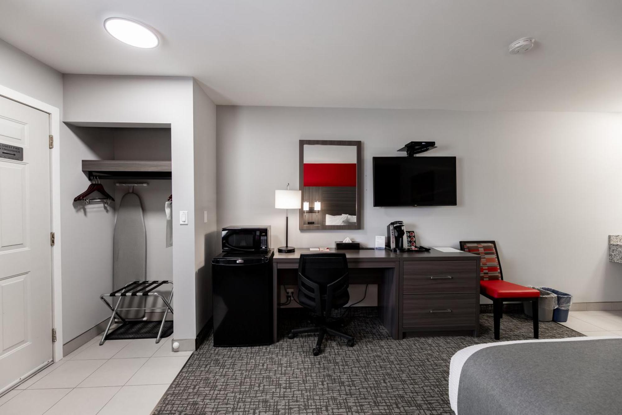 Queen Room Exterior Access