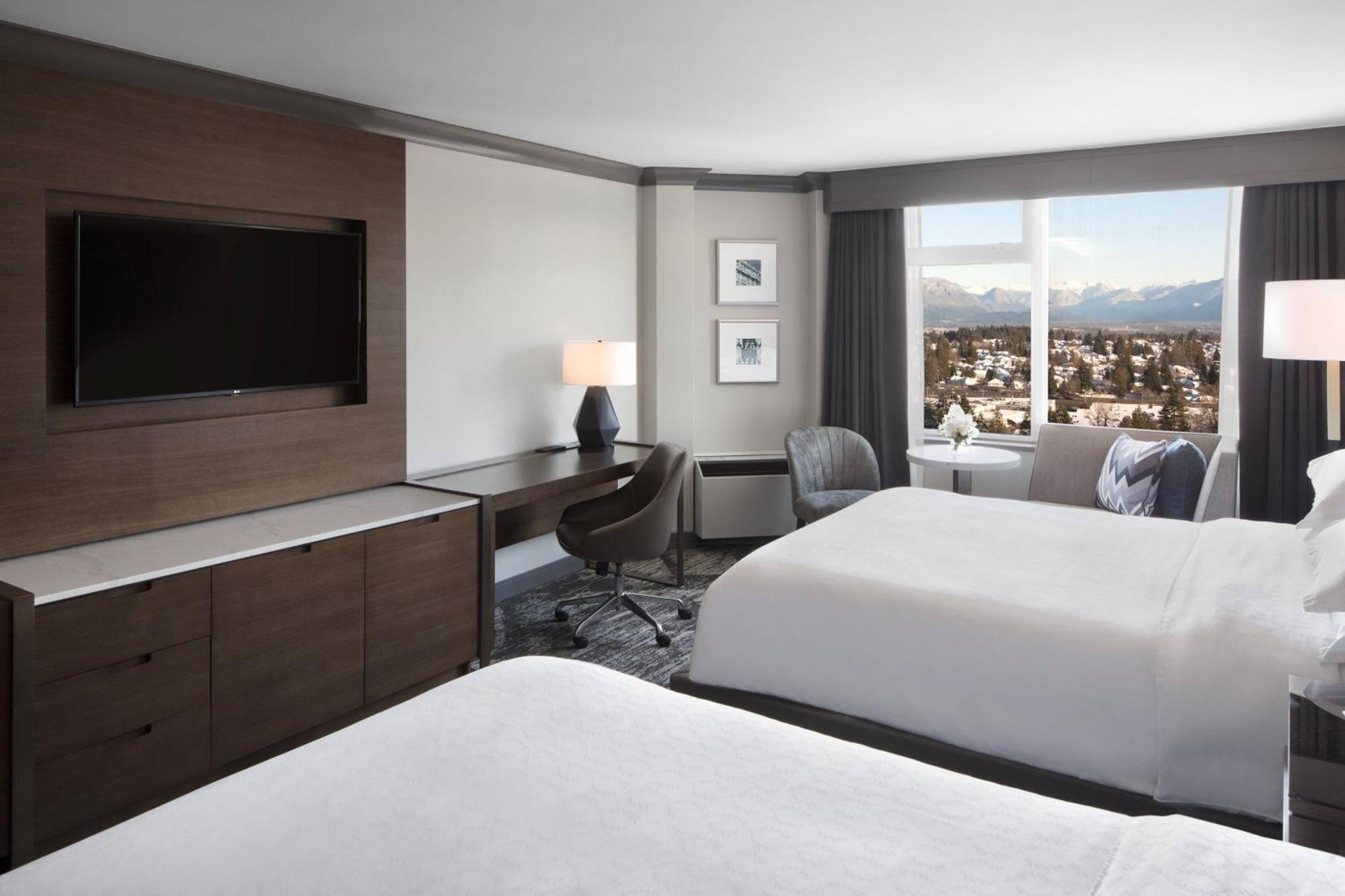 Club Queen Room Two Queen Beds Lounge Access