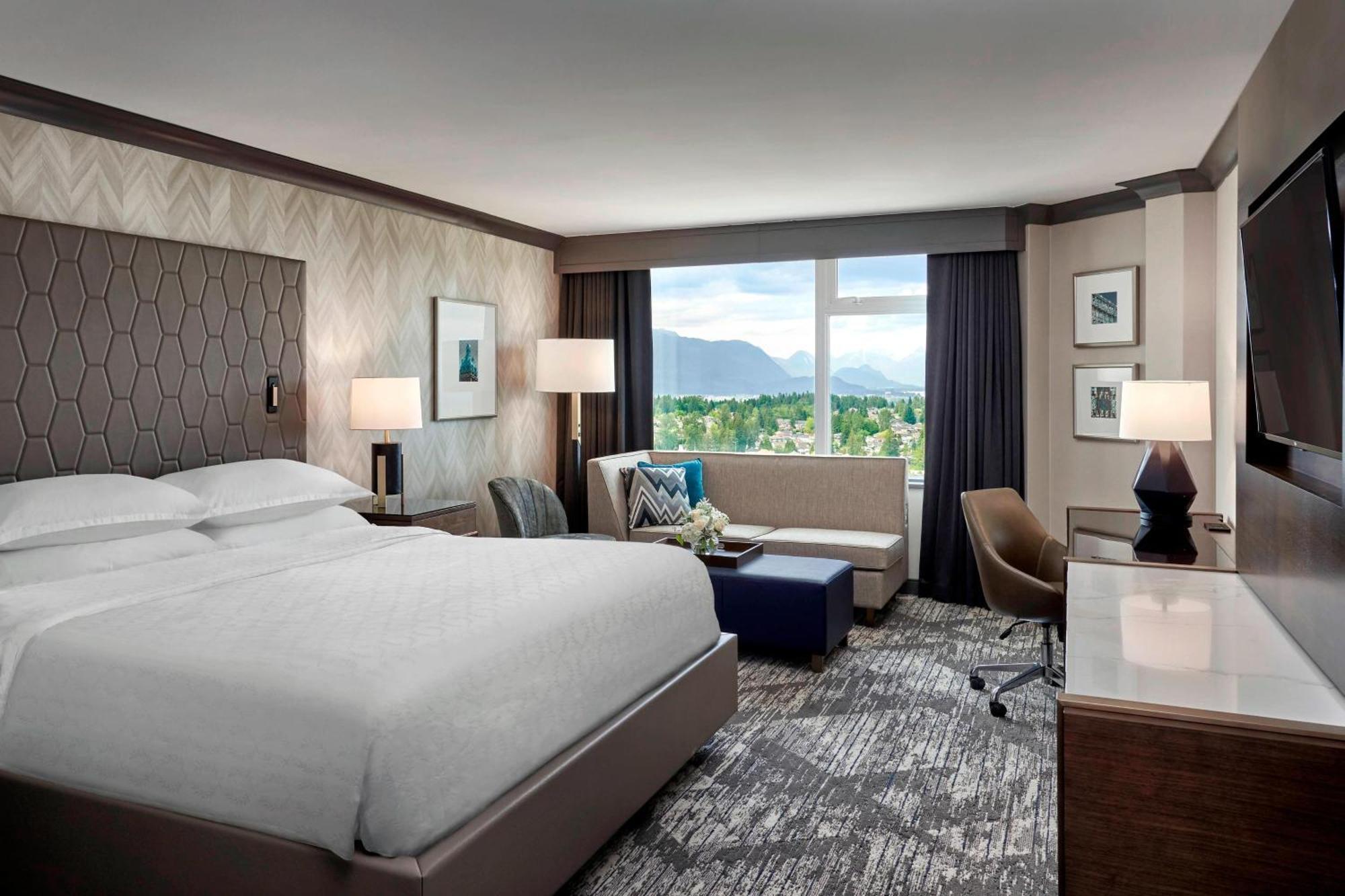 Club King Room Lounge Access