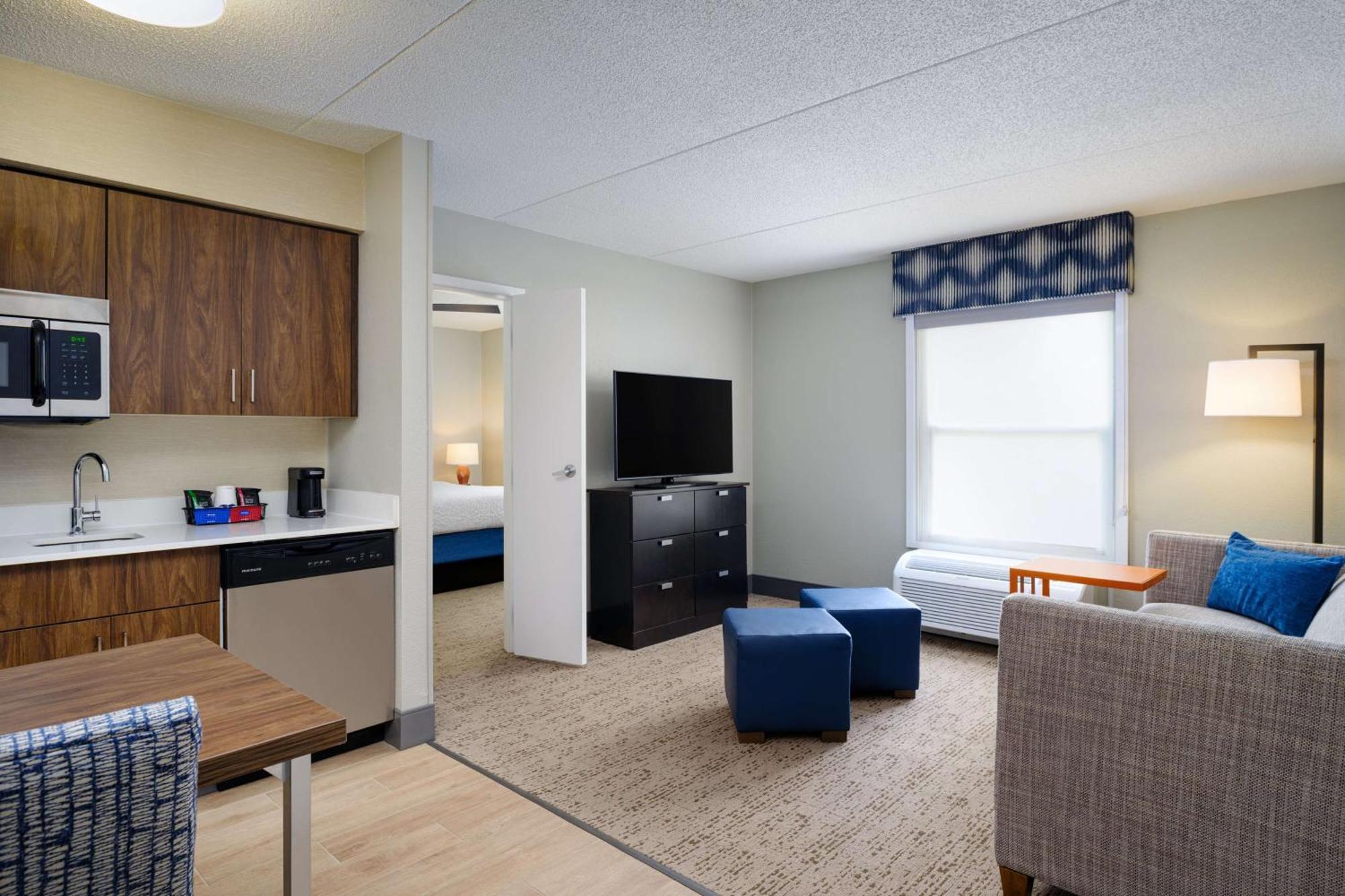 One-Bedroom King Suite Kitchen Non-Smoking