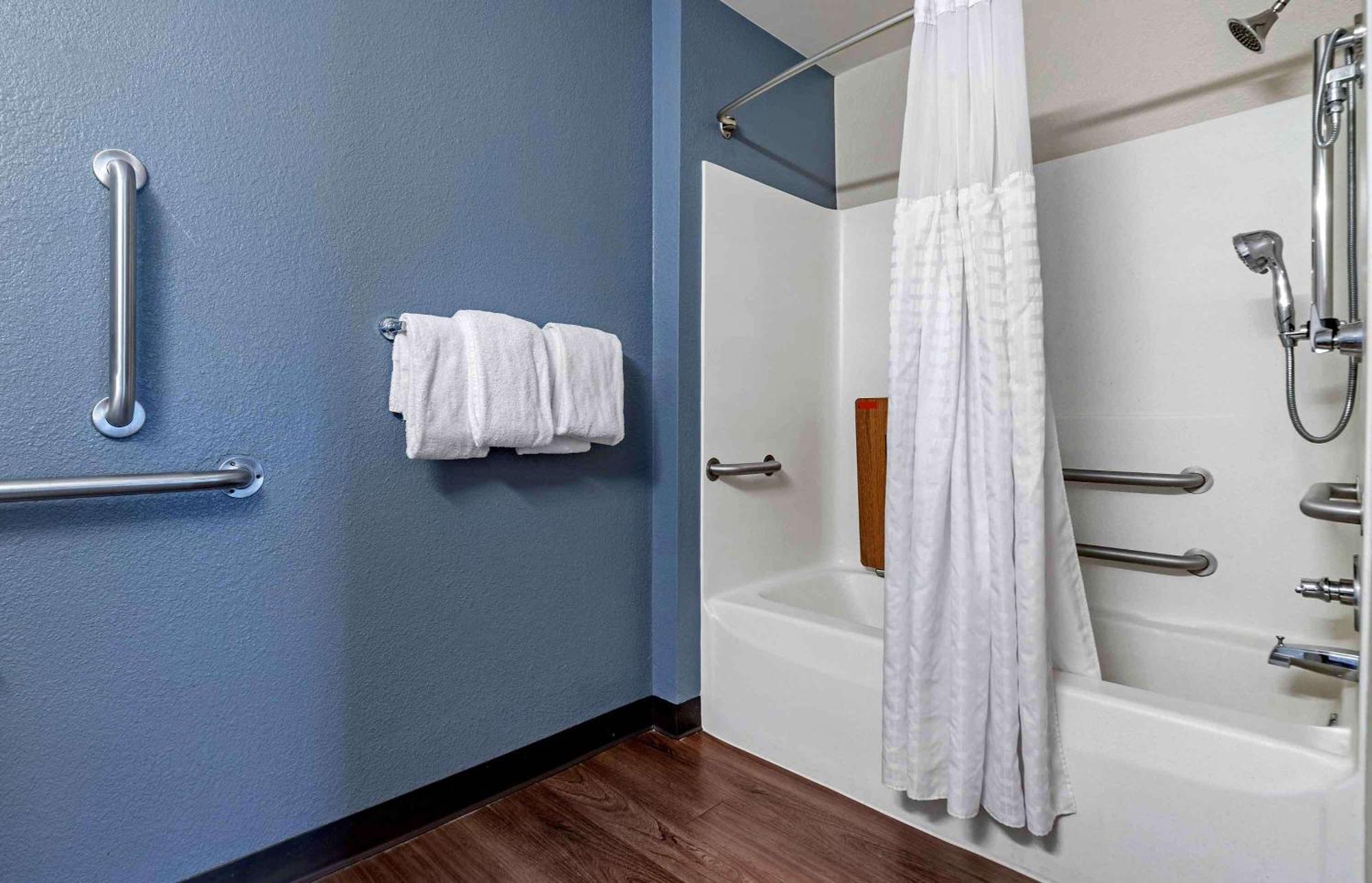 One Bedroom Suite One King Bed Disability Access Non-Smoking