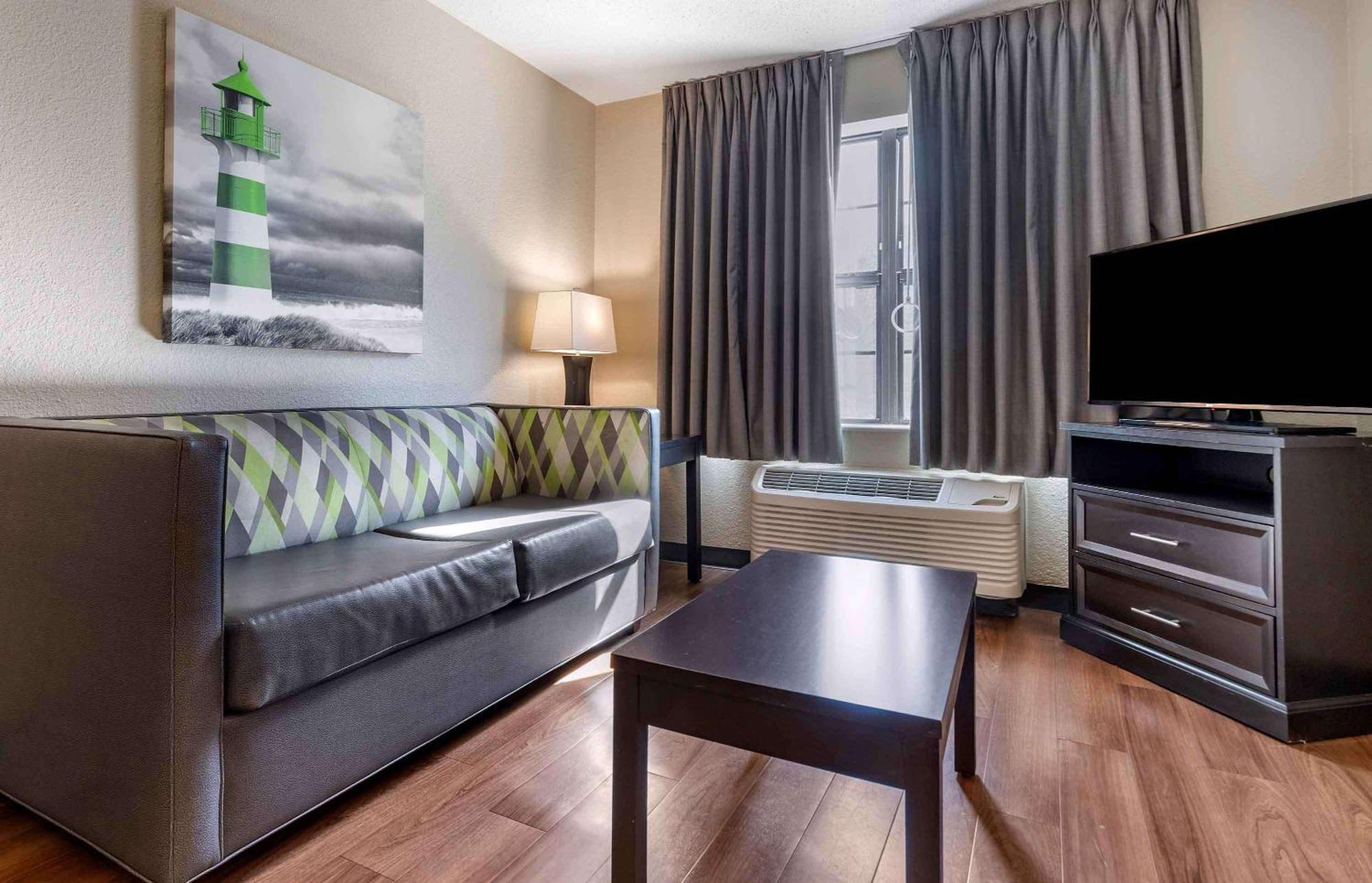 One Bedroom Suite One King Bed Disability Access Non-Smoking