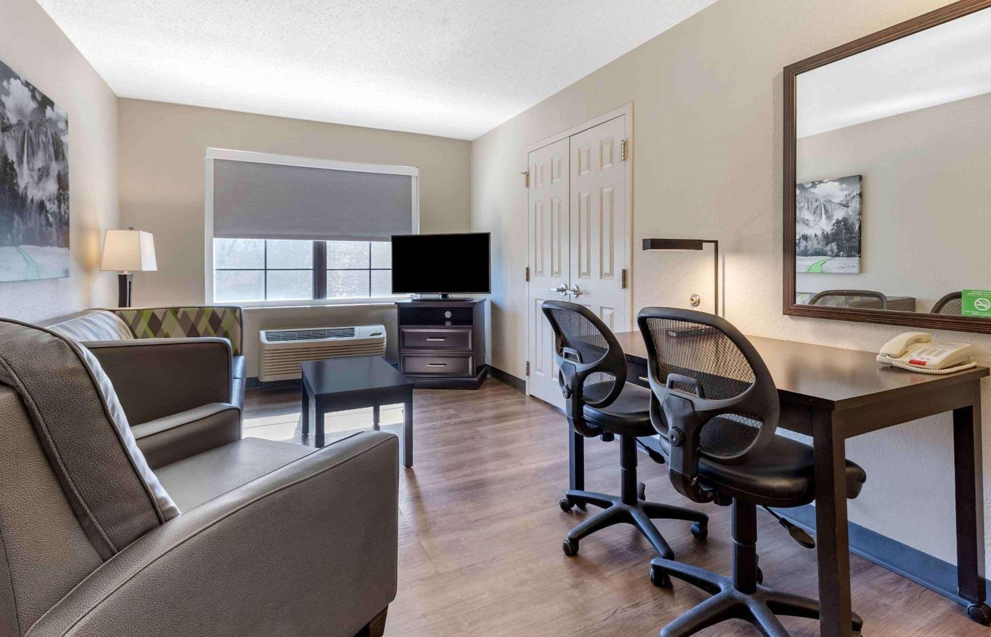 One Bedroom Suite One King Bed Non-Smoking