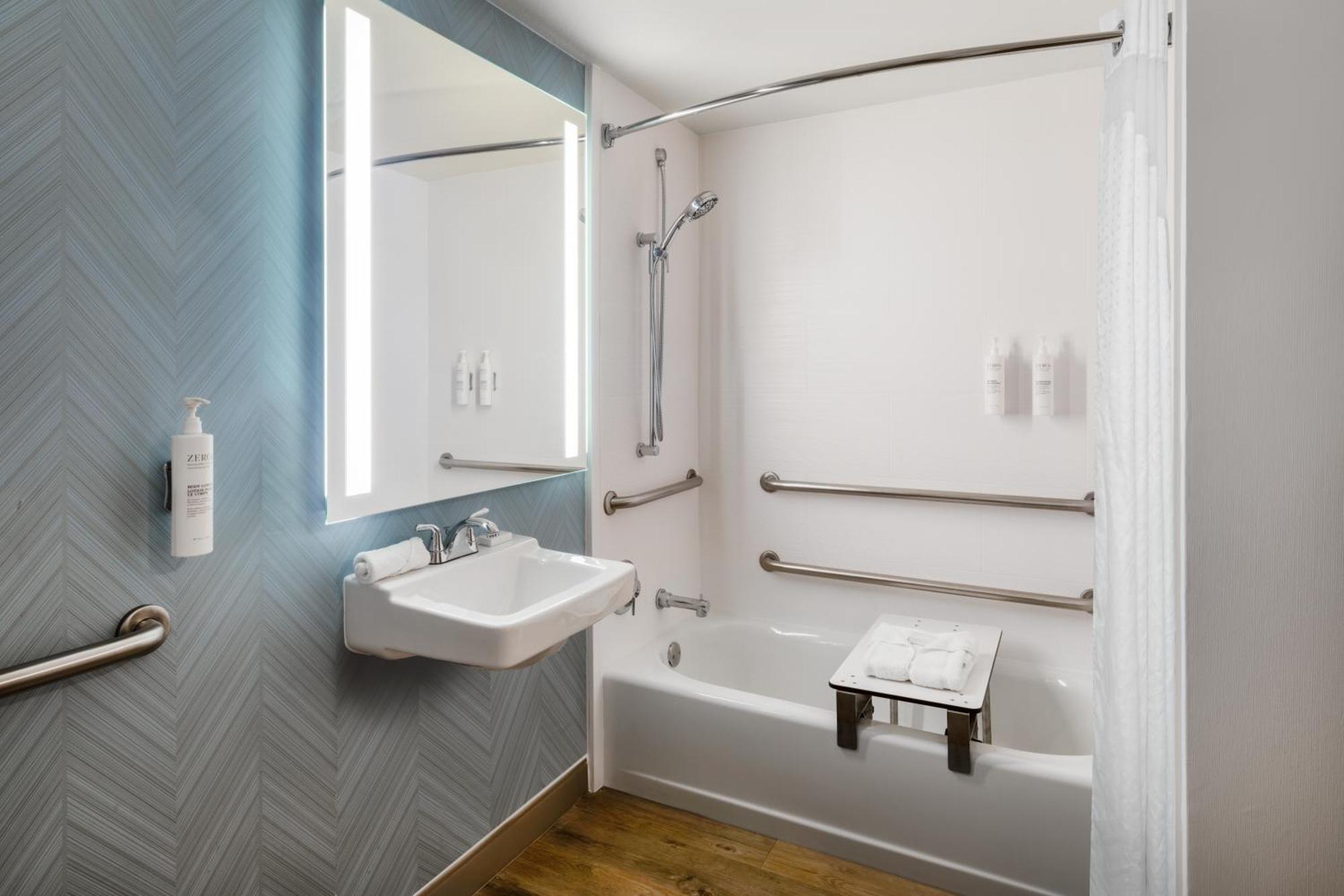 King Room Bath Tub Disability Access