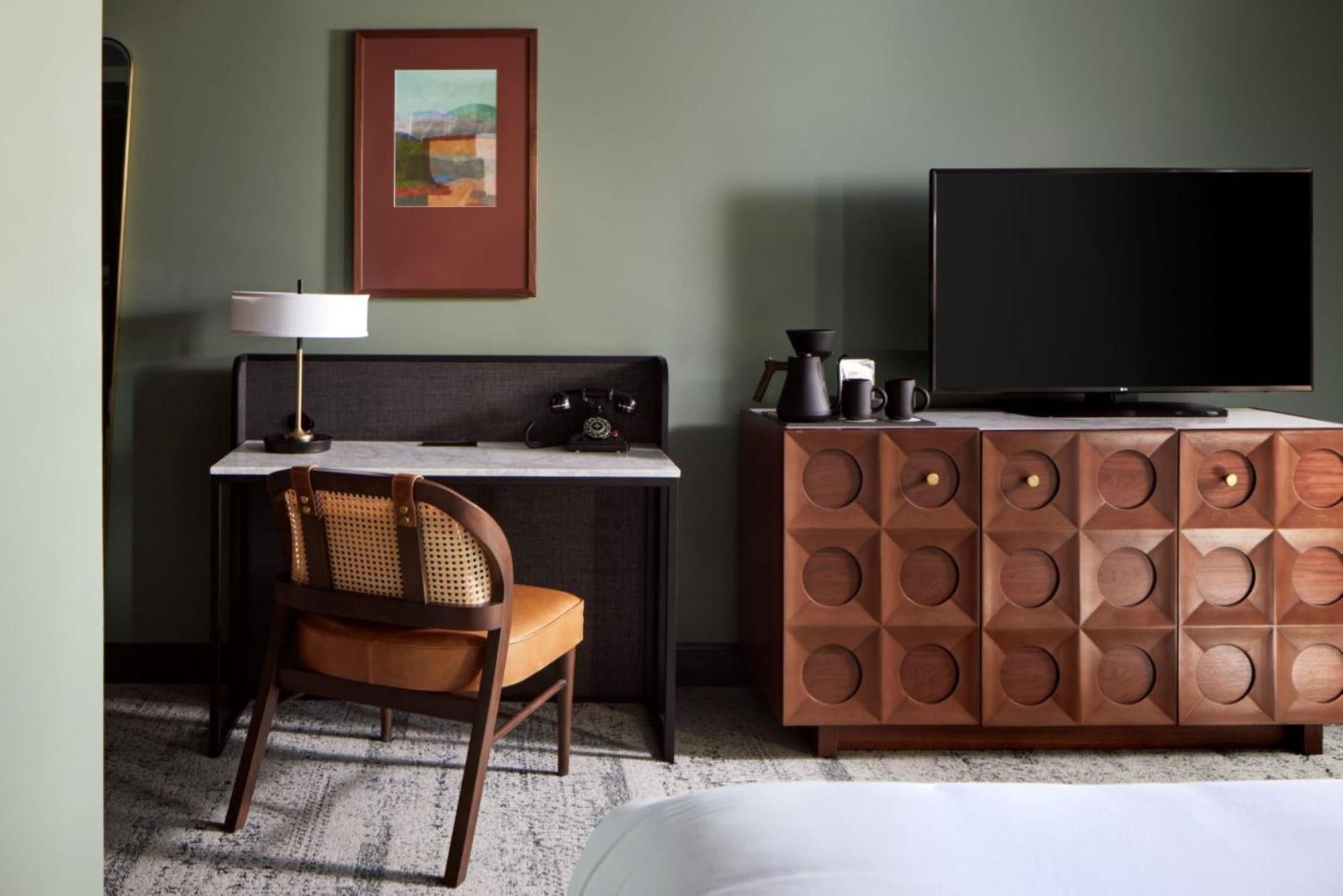 Deluxe King Room