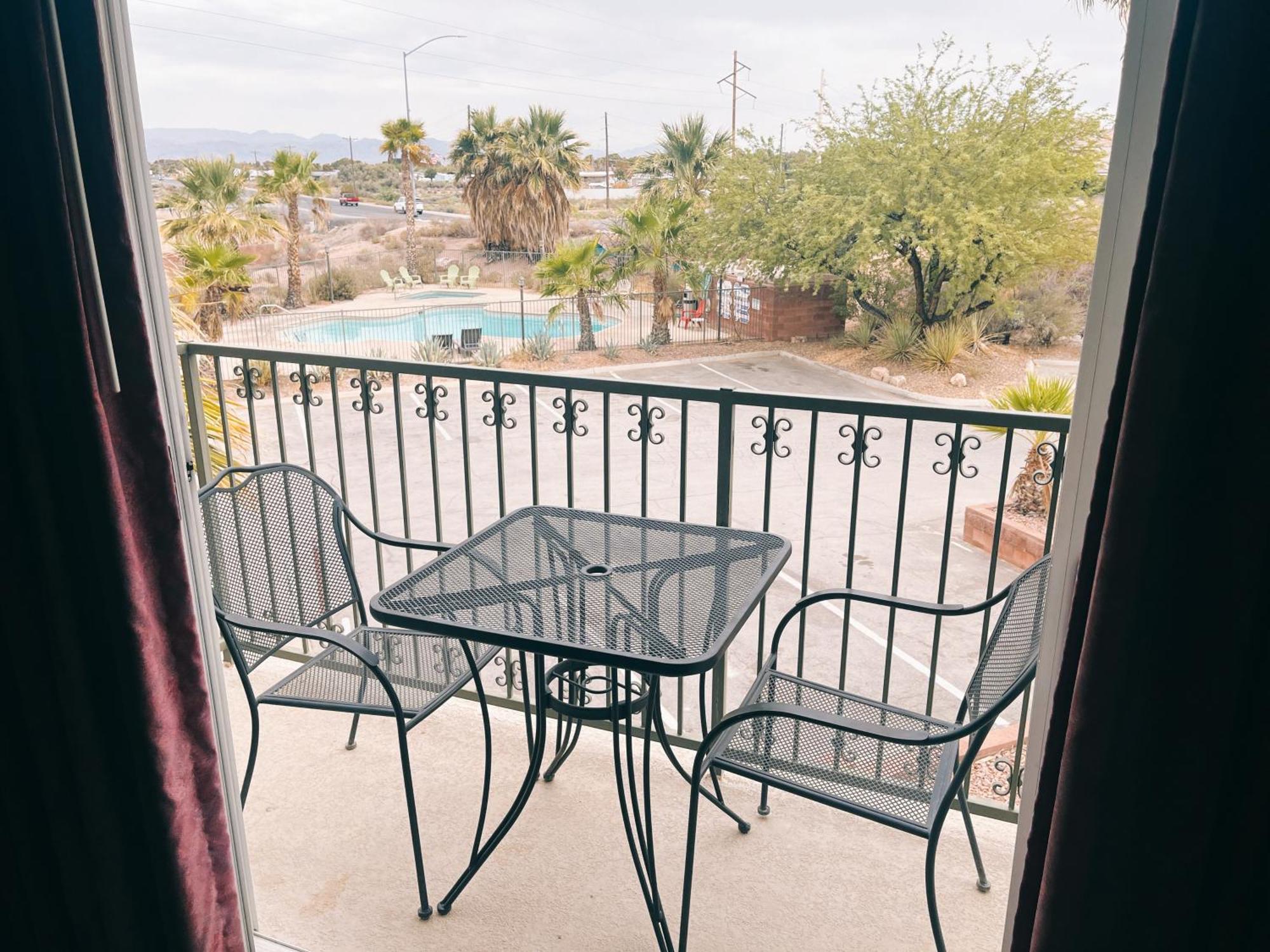 Deluxe King Suite