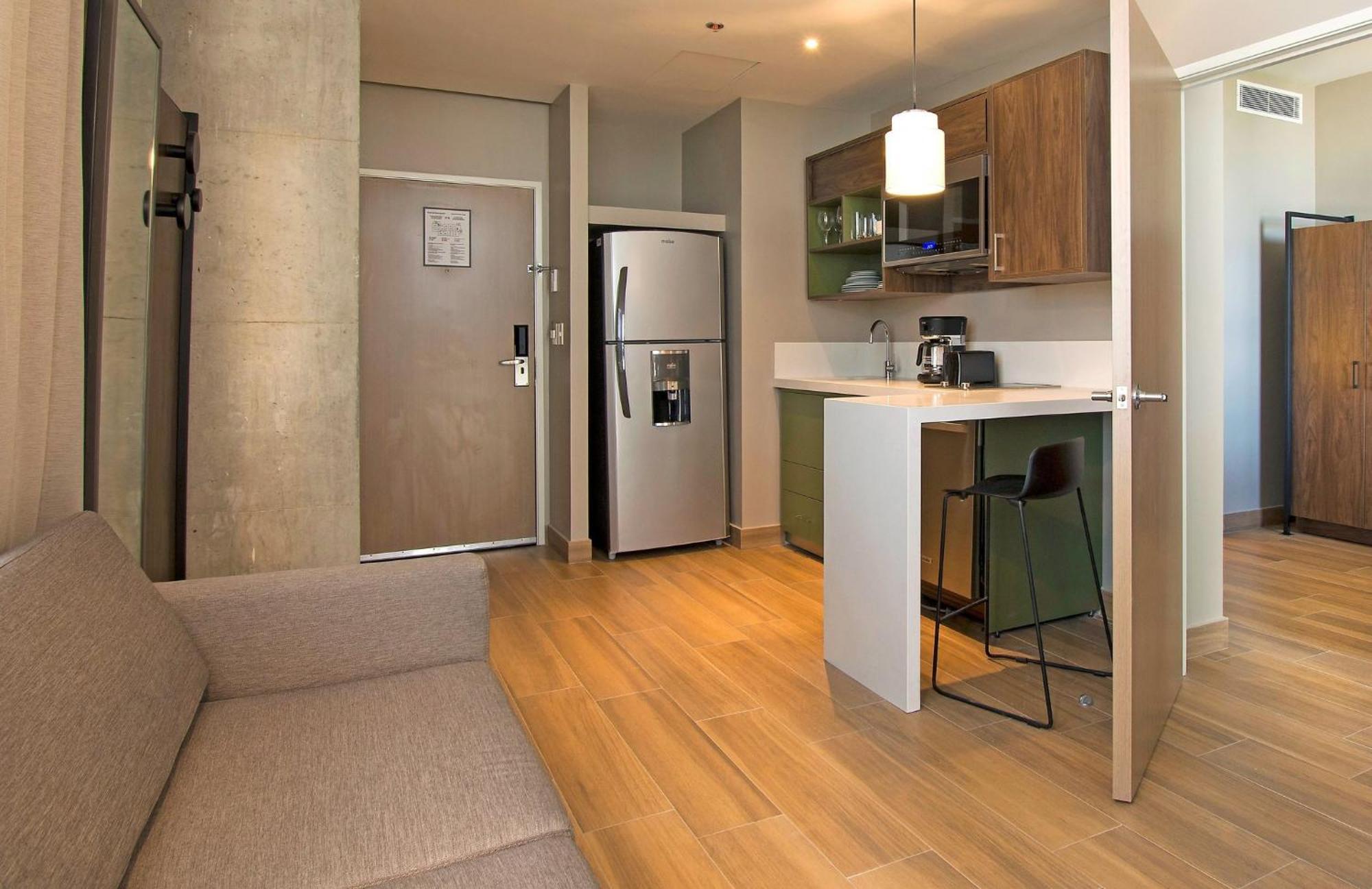 One-Bedroom King Suite