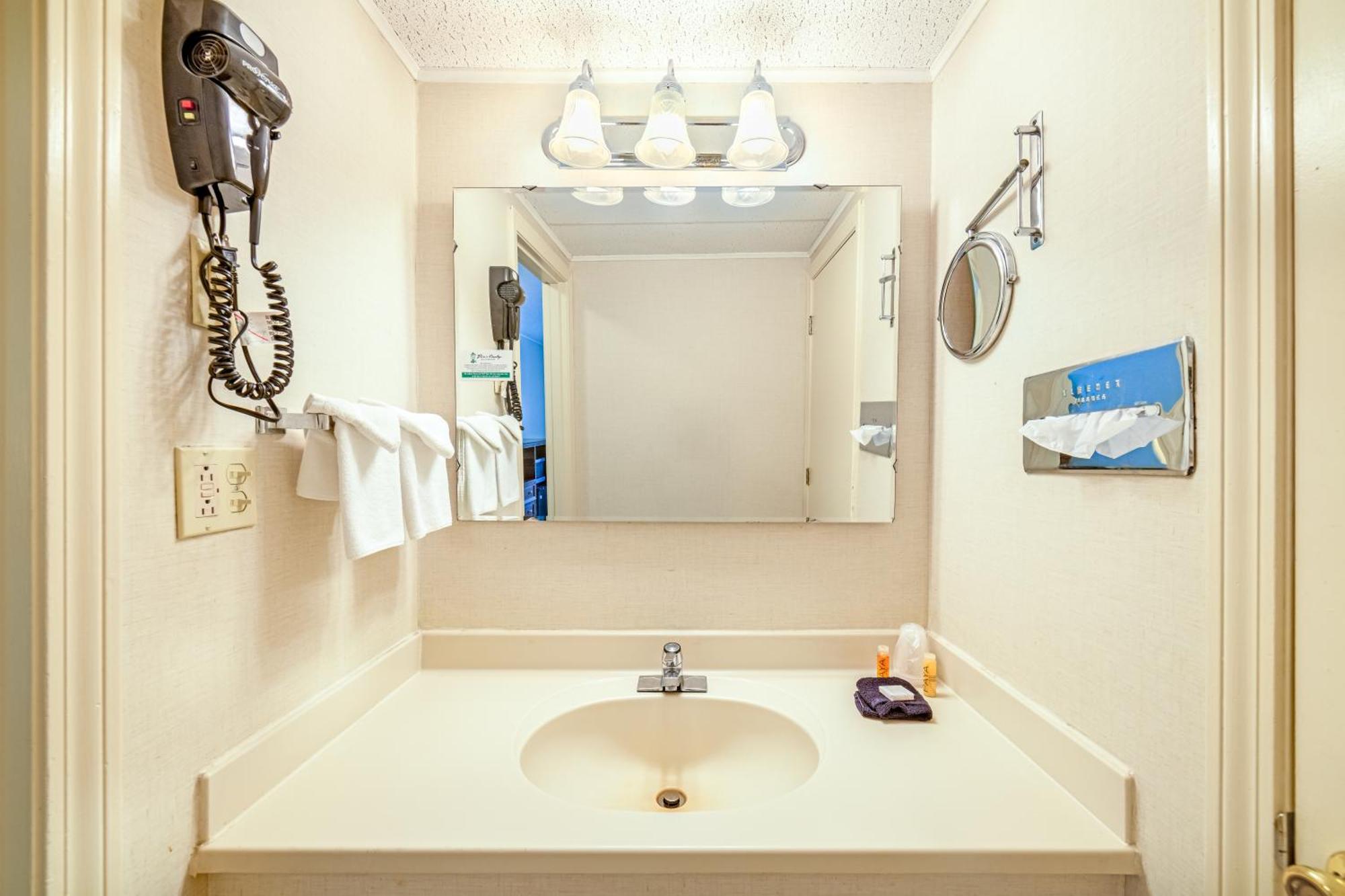 Double Room with Two Double Beds - Non-Smoking