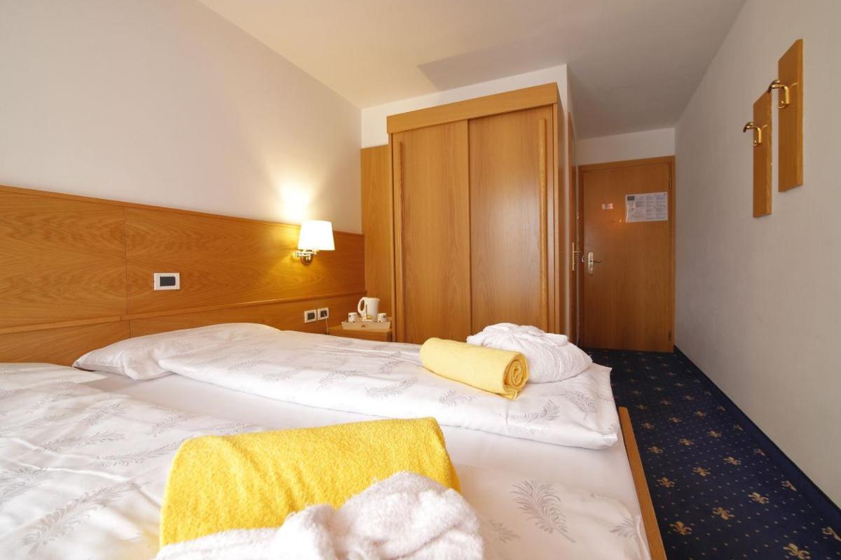 Economy Double Room,1363973108:JPEG