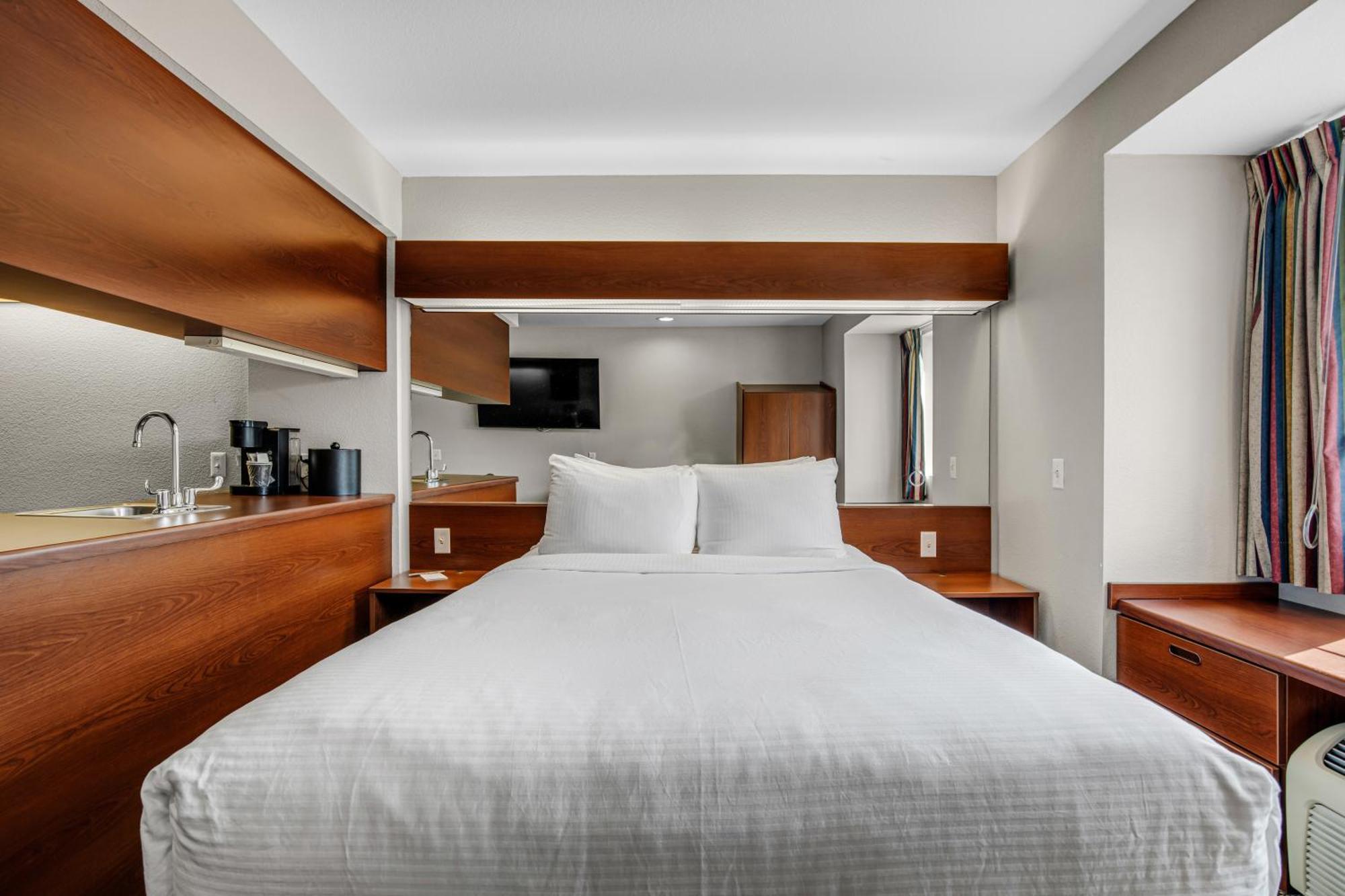 Queen Suite