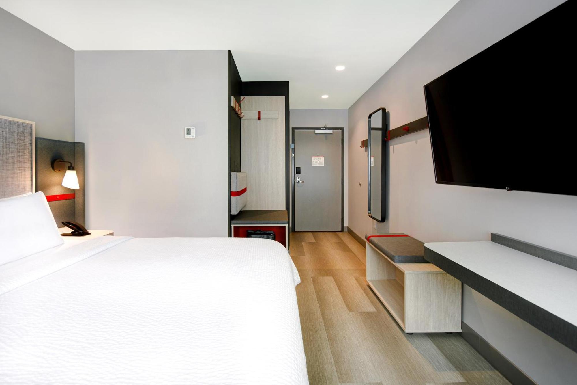Standard King Room