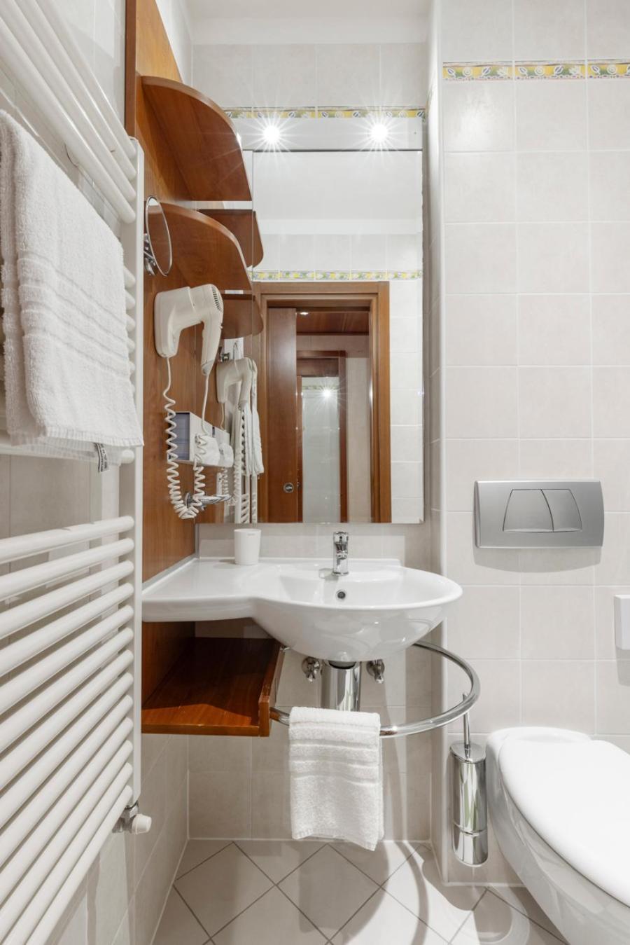 Small Queen Room