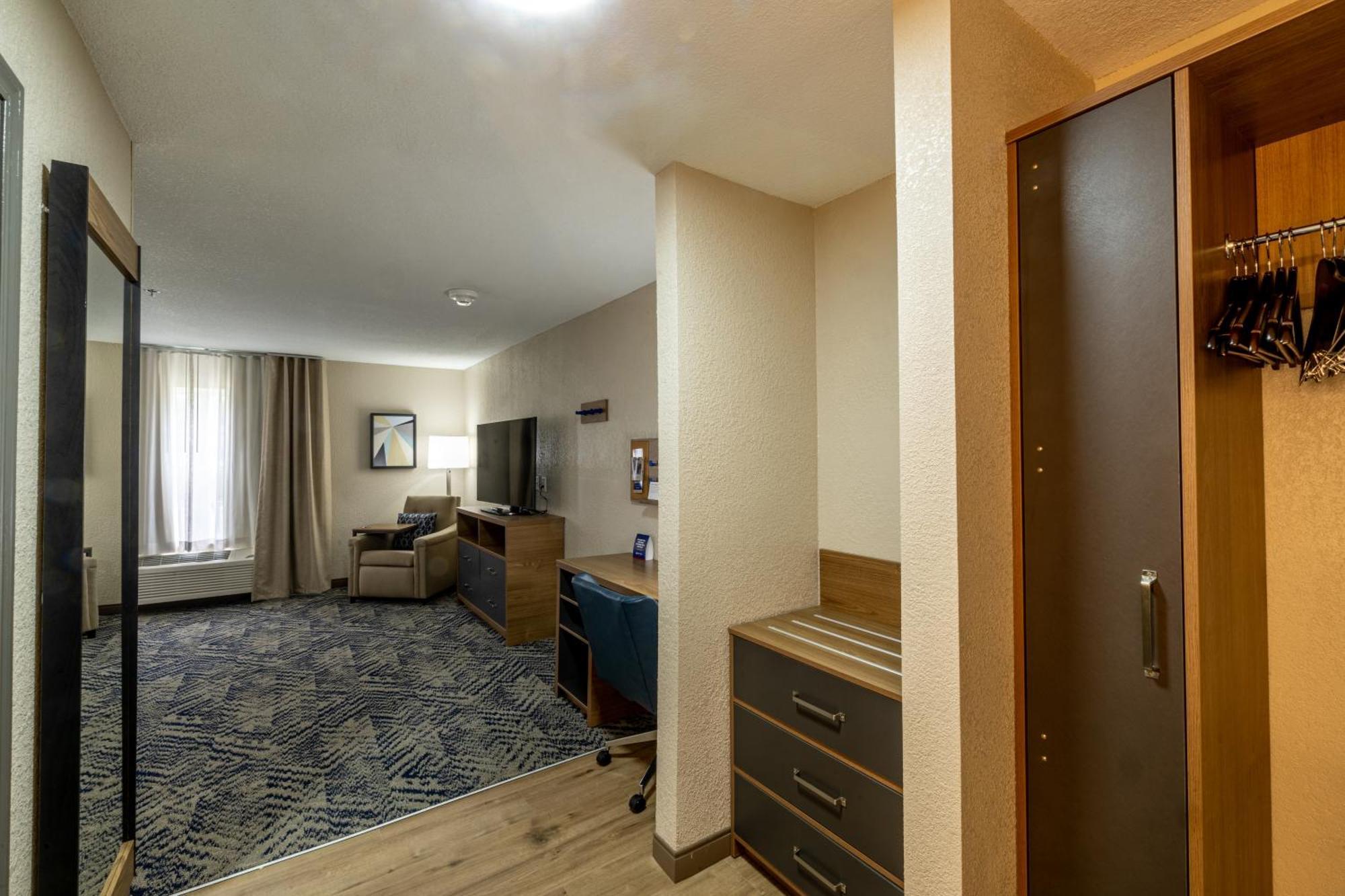 King Studio Suite