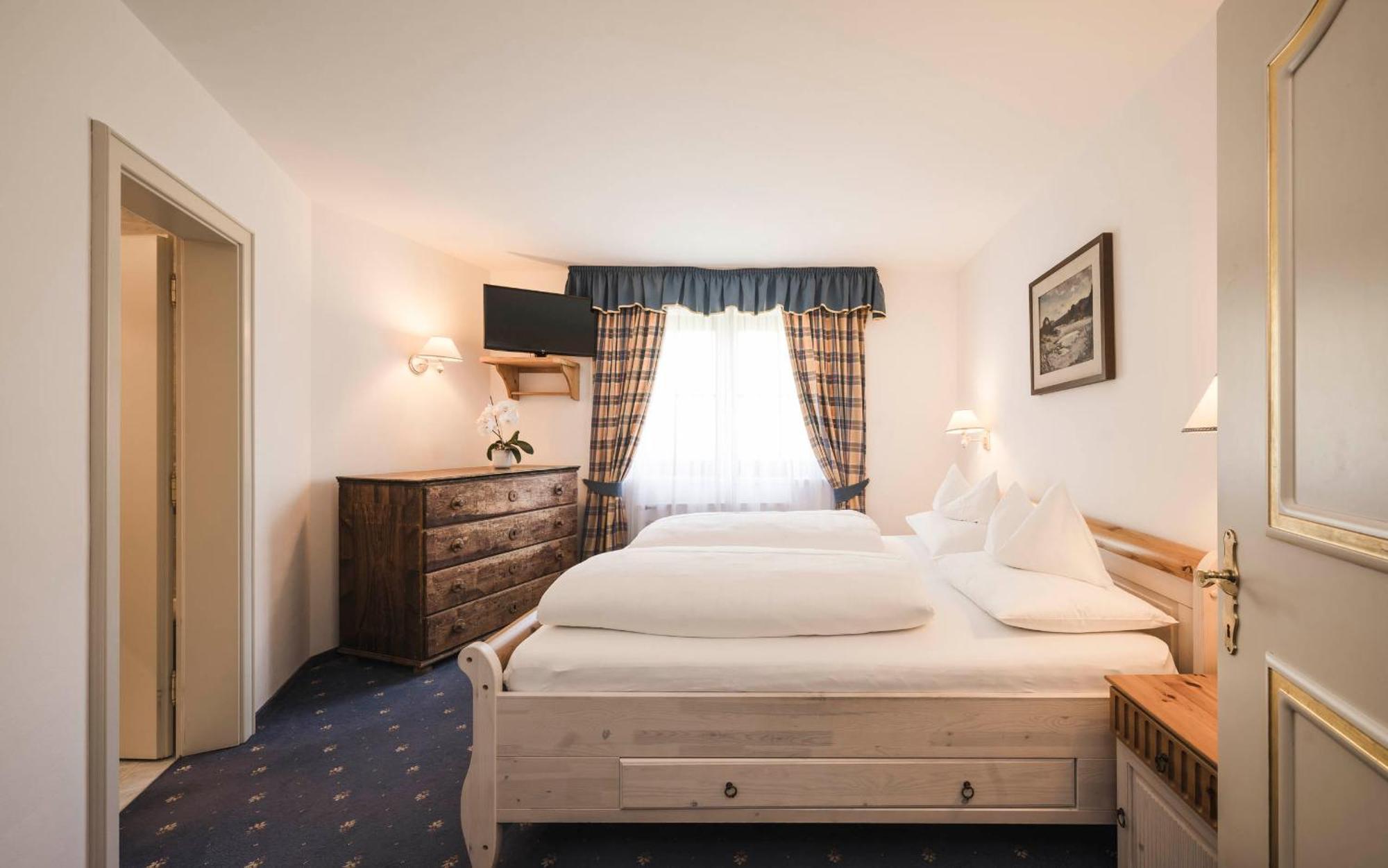 Two-Bedroom Suite,1608294242:JPEG