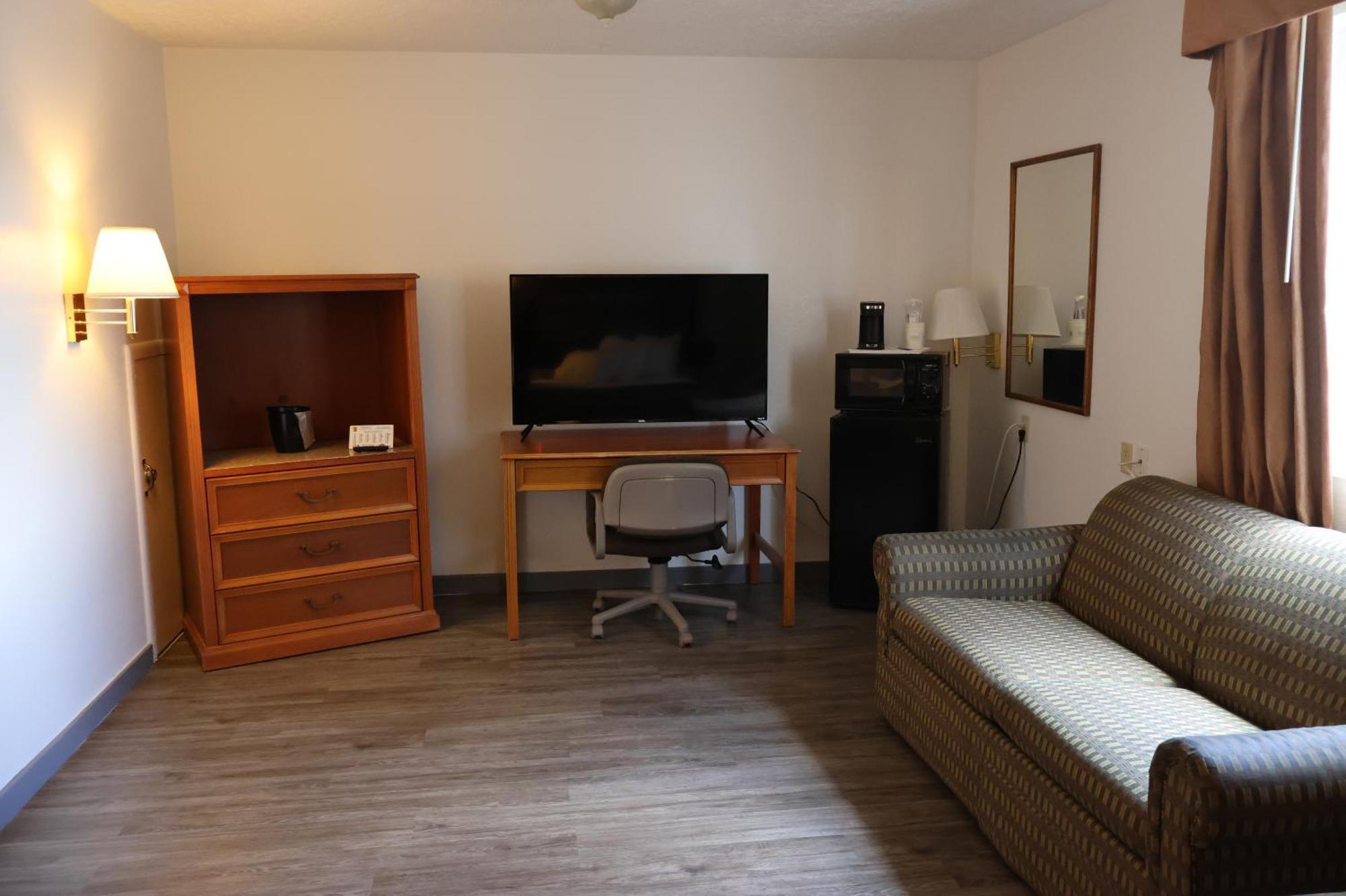 Studio Suite Two Queen Beds Non-Smoking