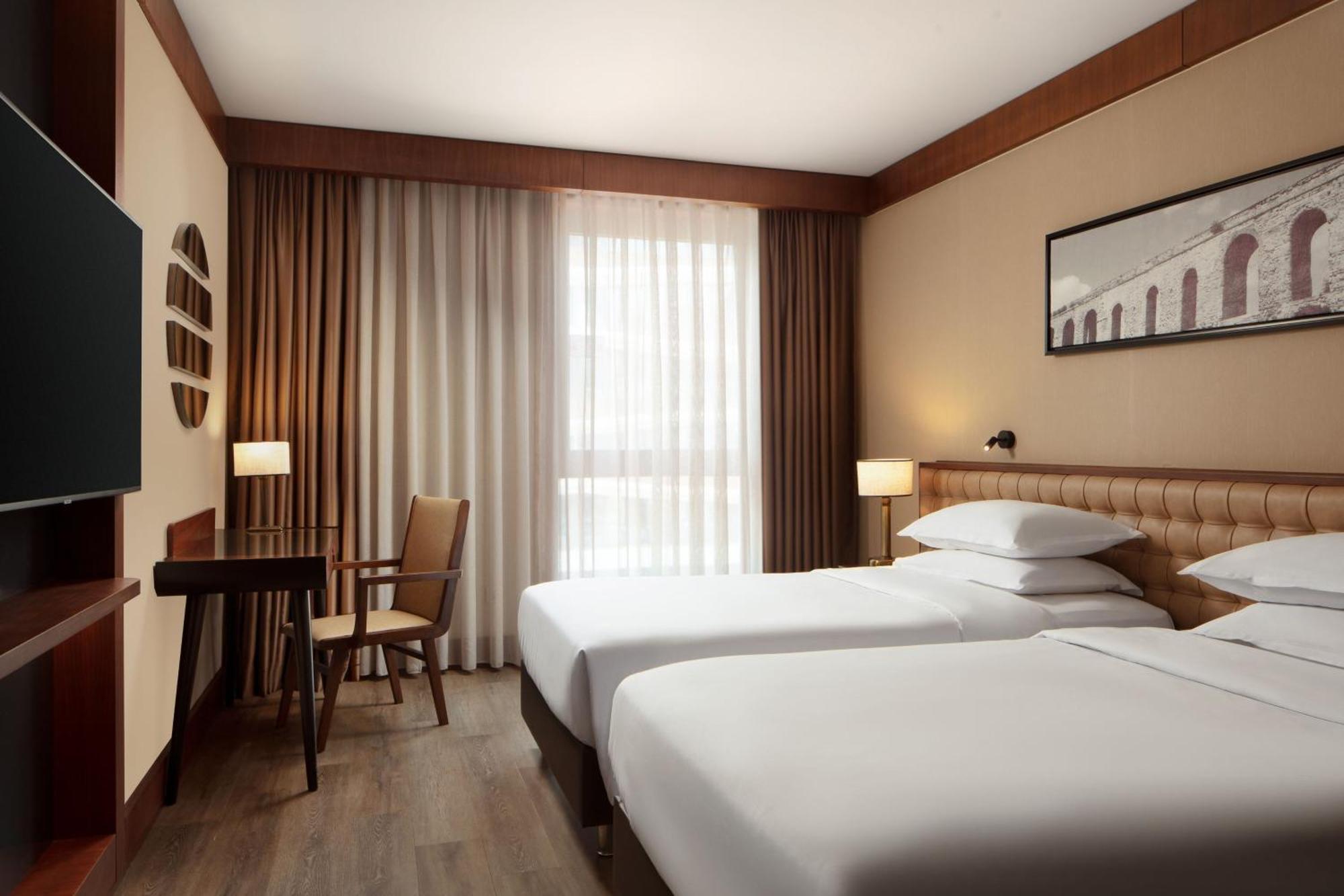 Executive Twin Room Lounge Access