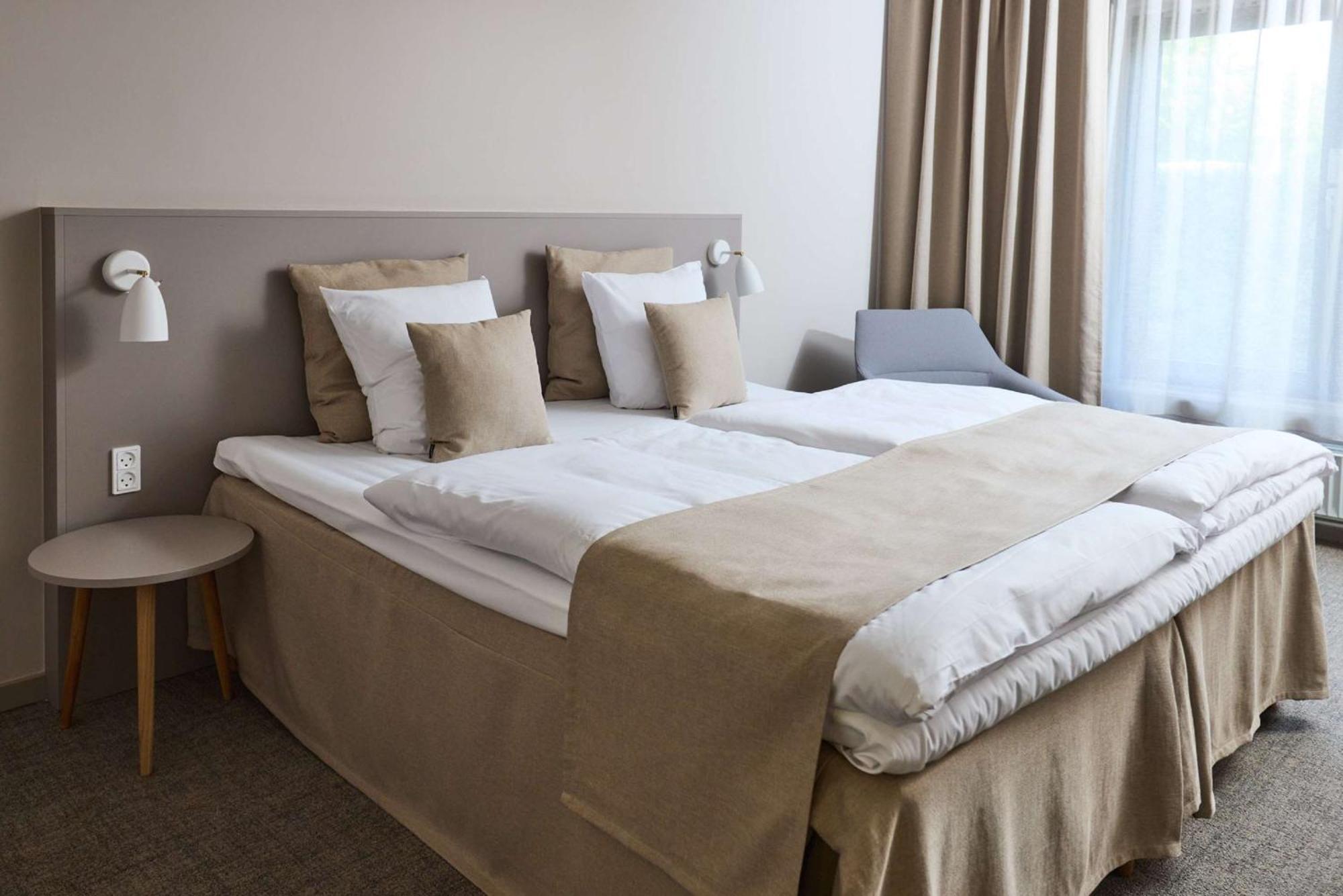 Comfort Queen Room