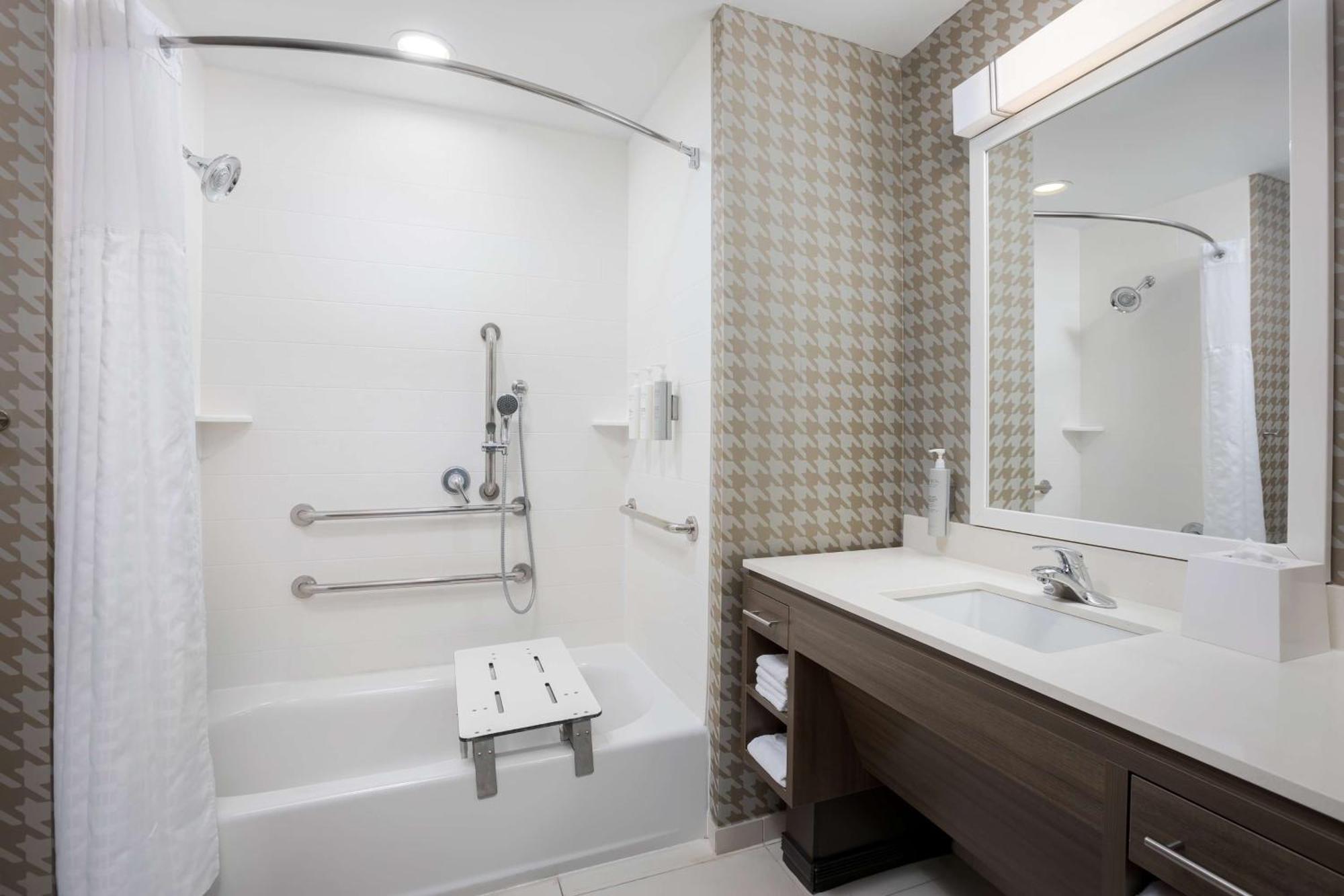 King Suite Mobility Access or Non-Smoking