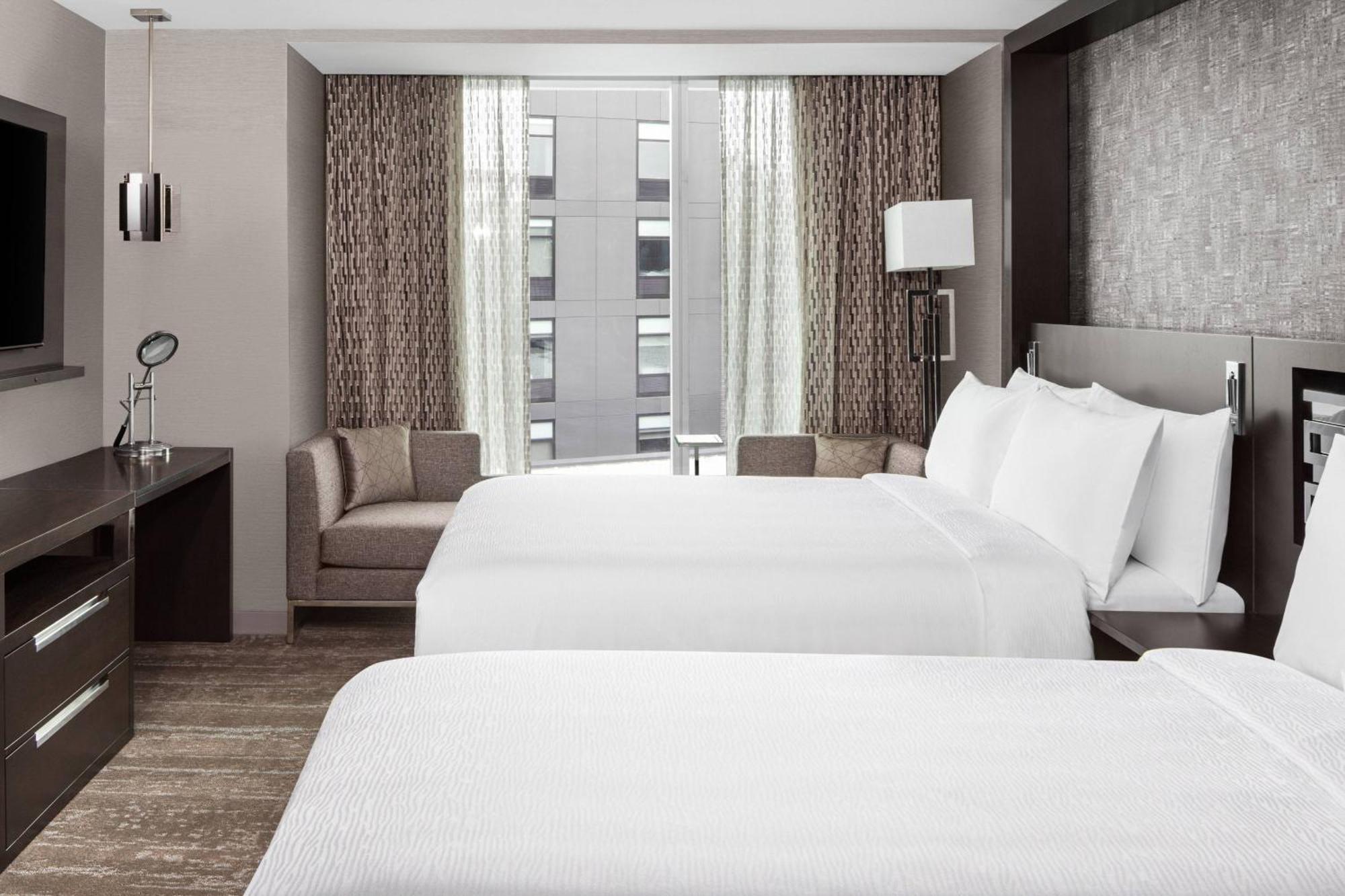 Queen Room Two Queen Bed Courtyard view